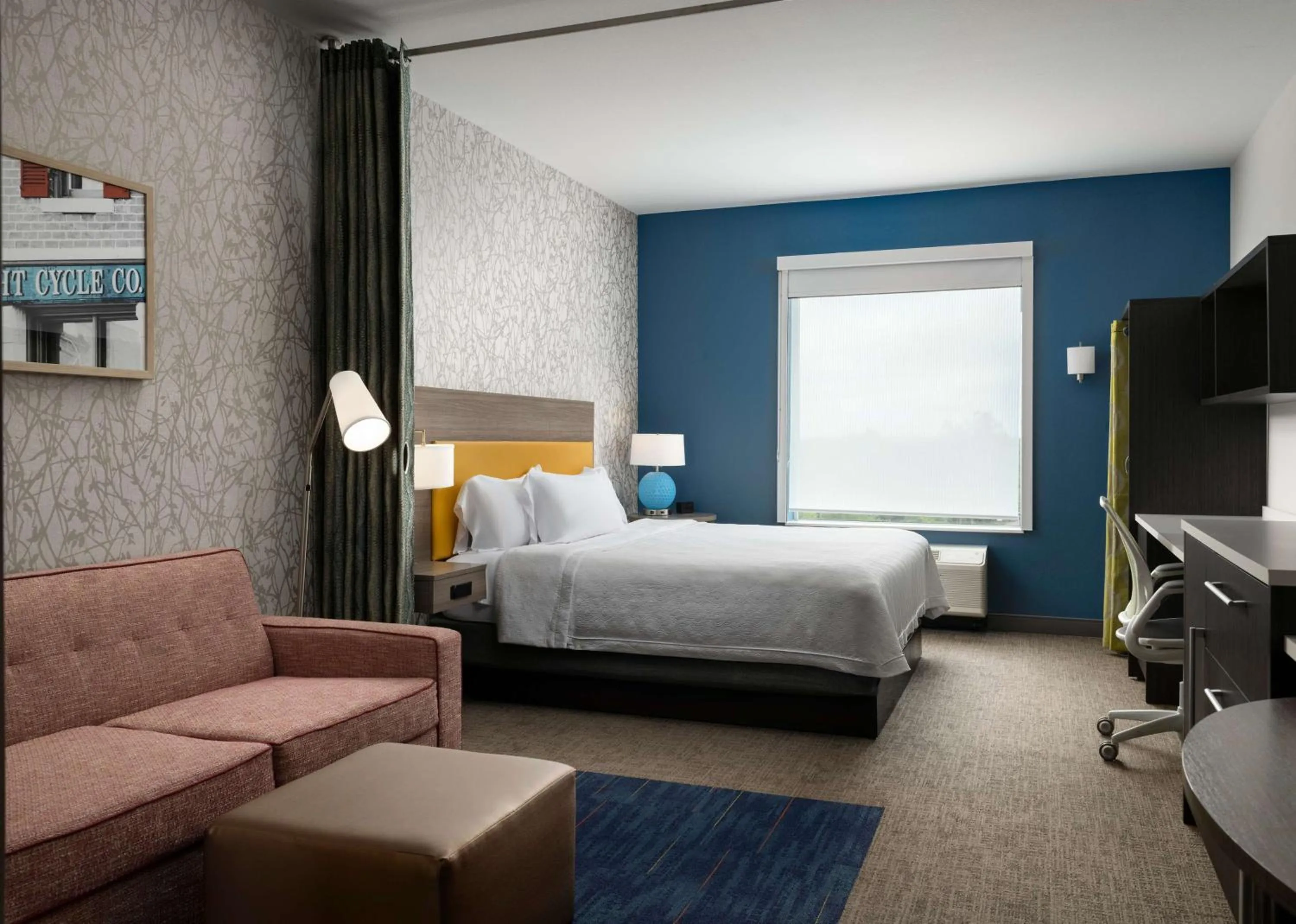 Bedroom, Bed in Home2 Suites Troy, OH