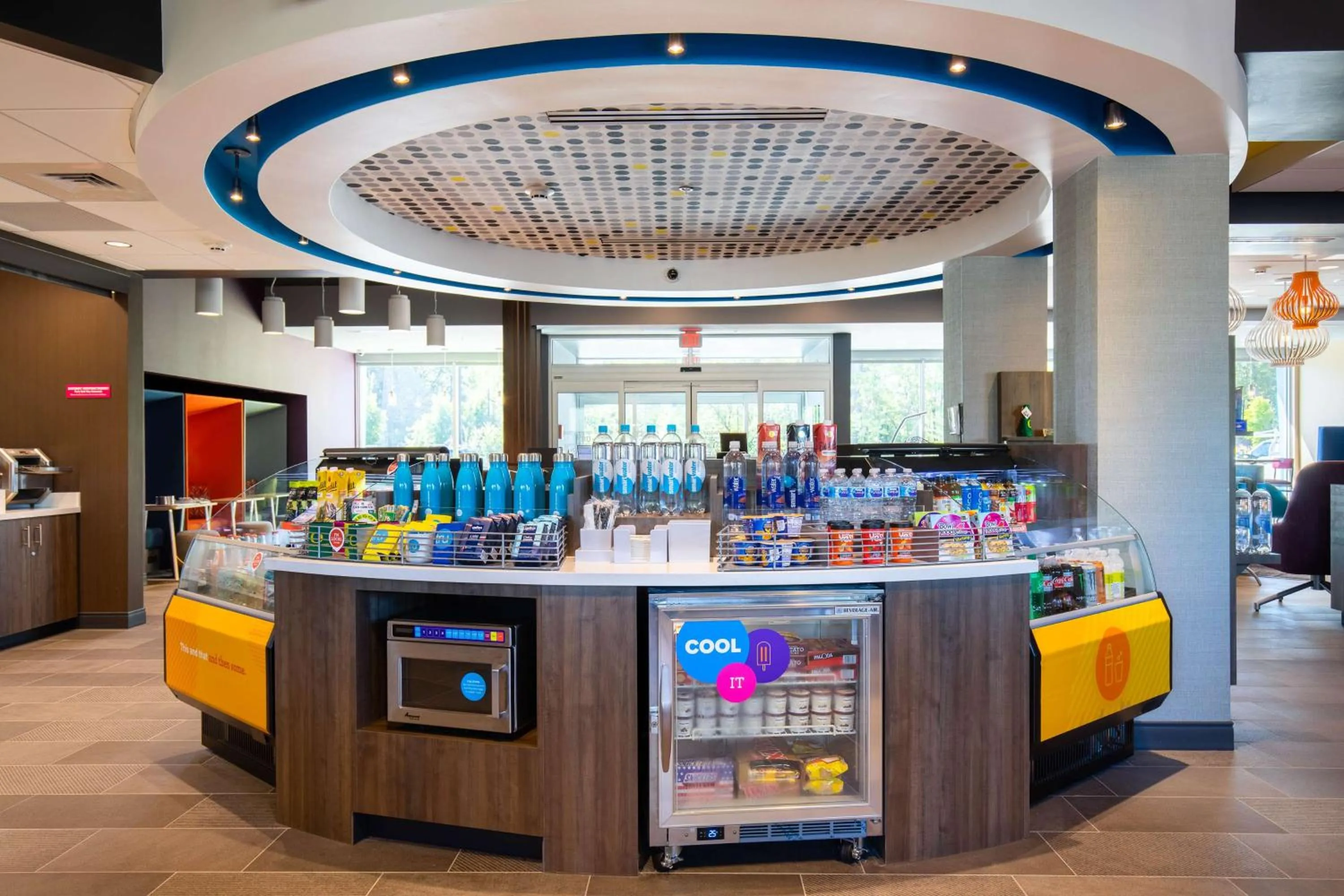 Restaurant/places to eat in Tru By Hilton Eugene, Or