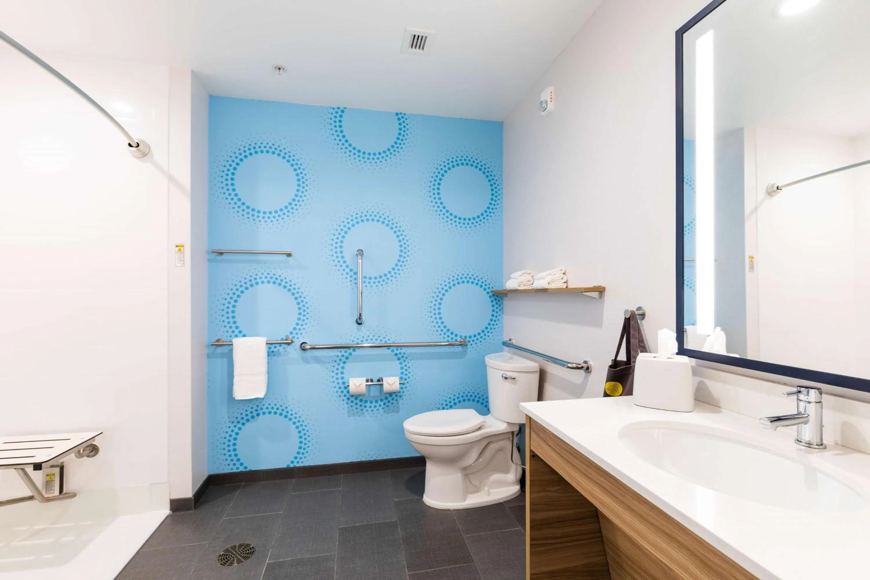 Bed in Tru By Hilton Eugene, Or