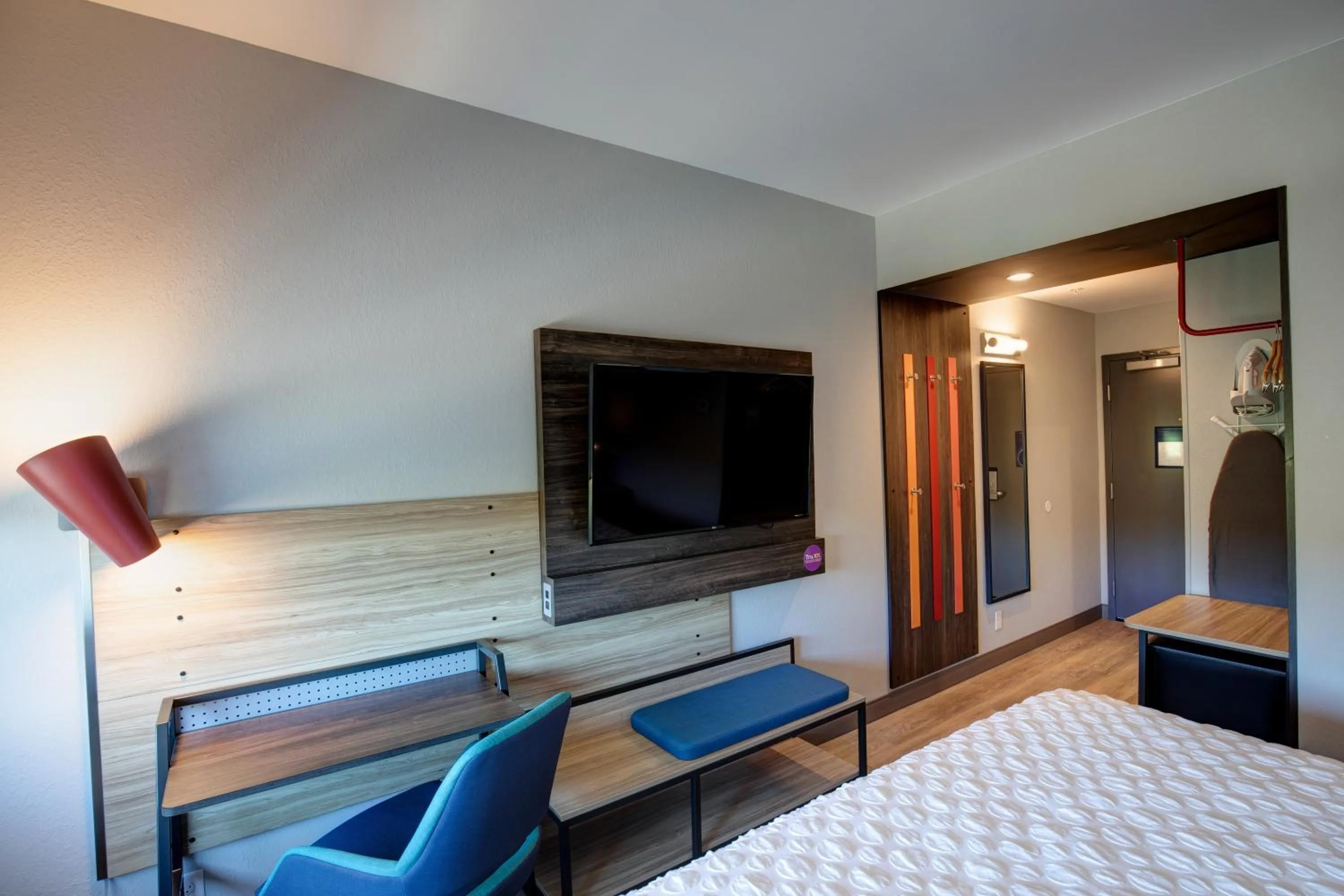 Bed in Tru By Hilton Eugene, Or