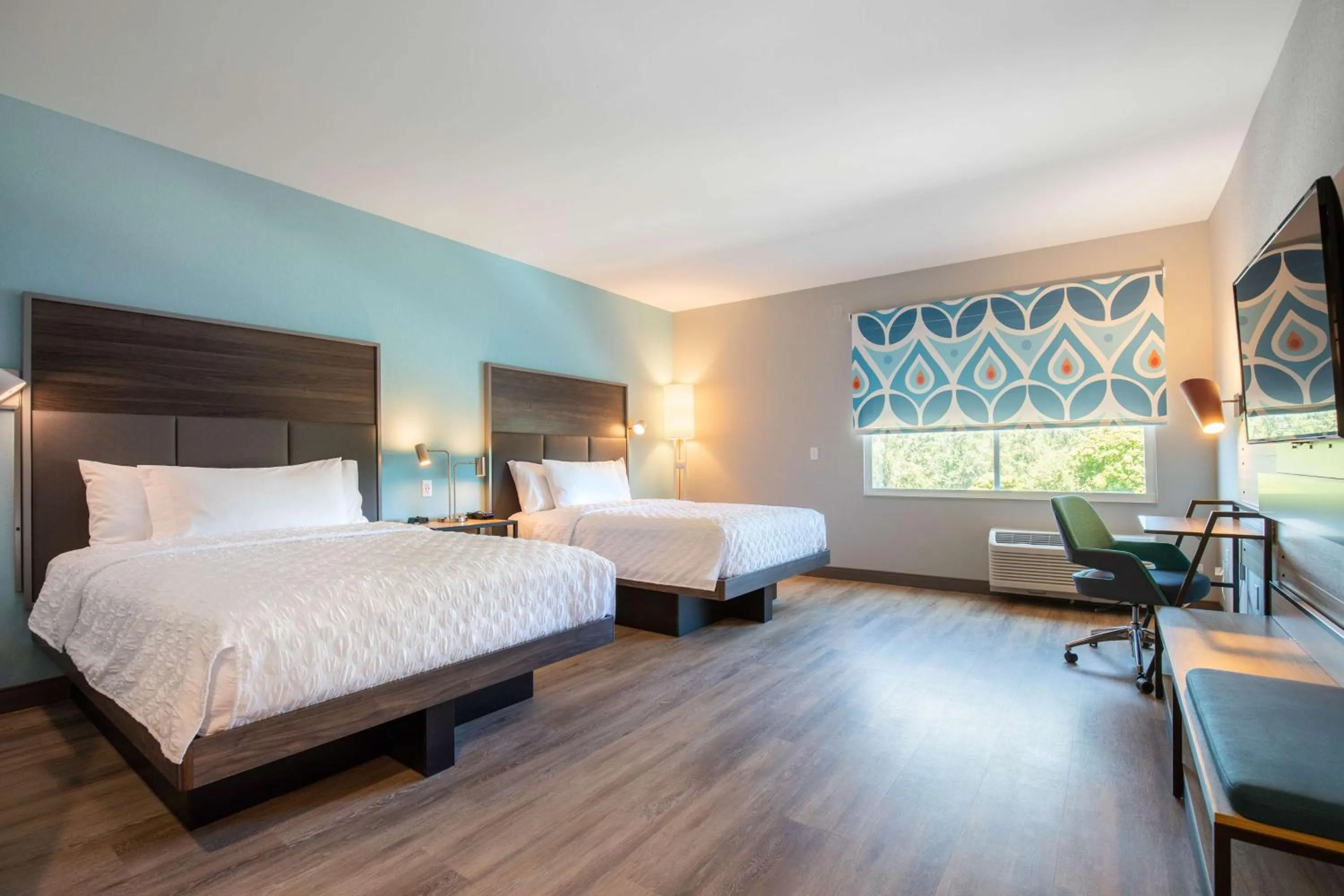 Bedroom, Bed in Tru By Hilton Eugene, Or