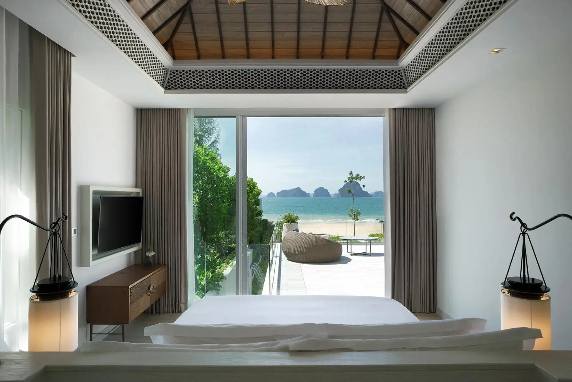 Sea view, Bed in Banyan Tree Krabi Sea view, Bed in Banyan Tree Krabi