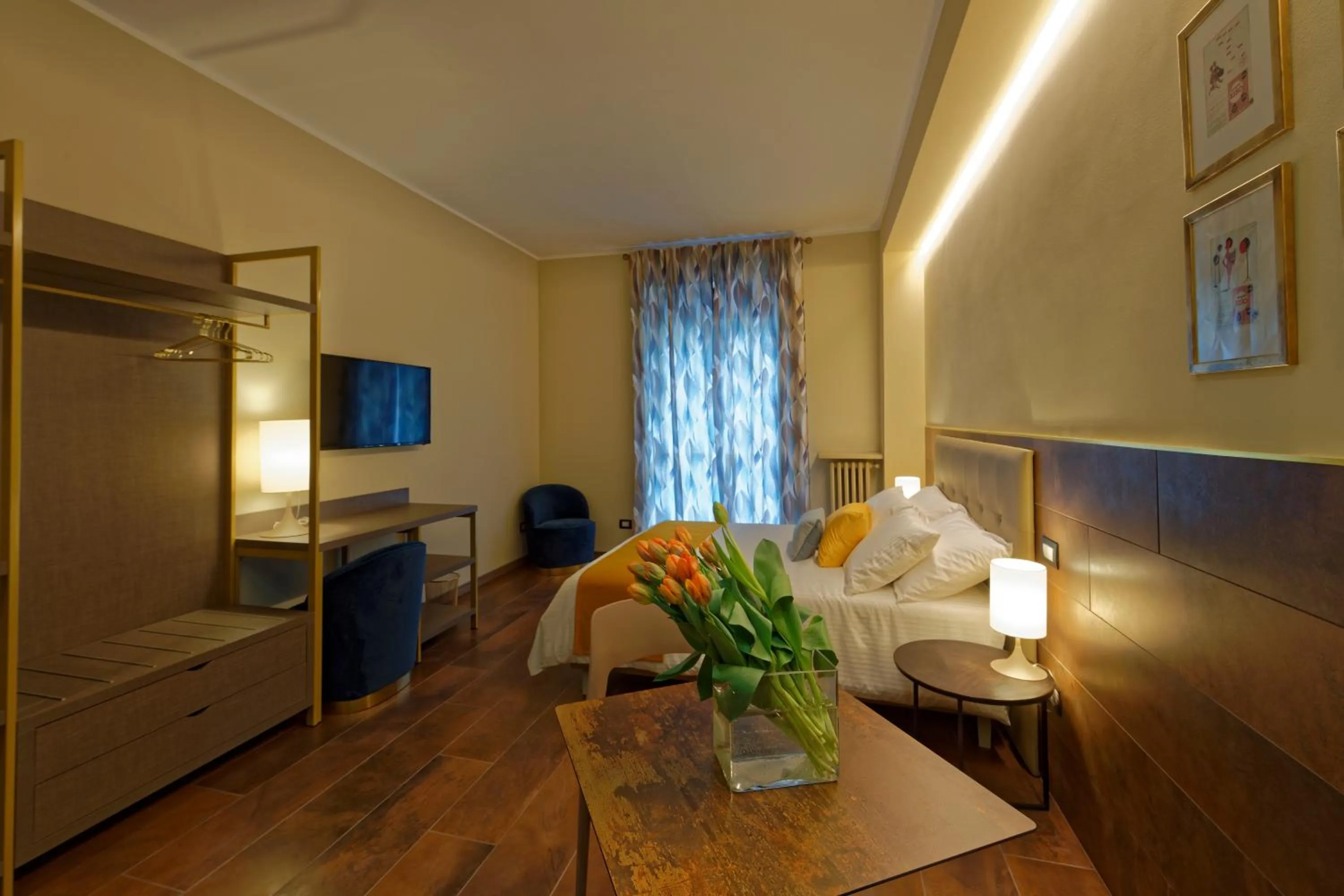 TV and multimedia, Bed in RED RIBBON