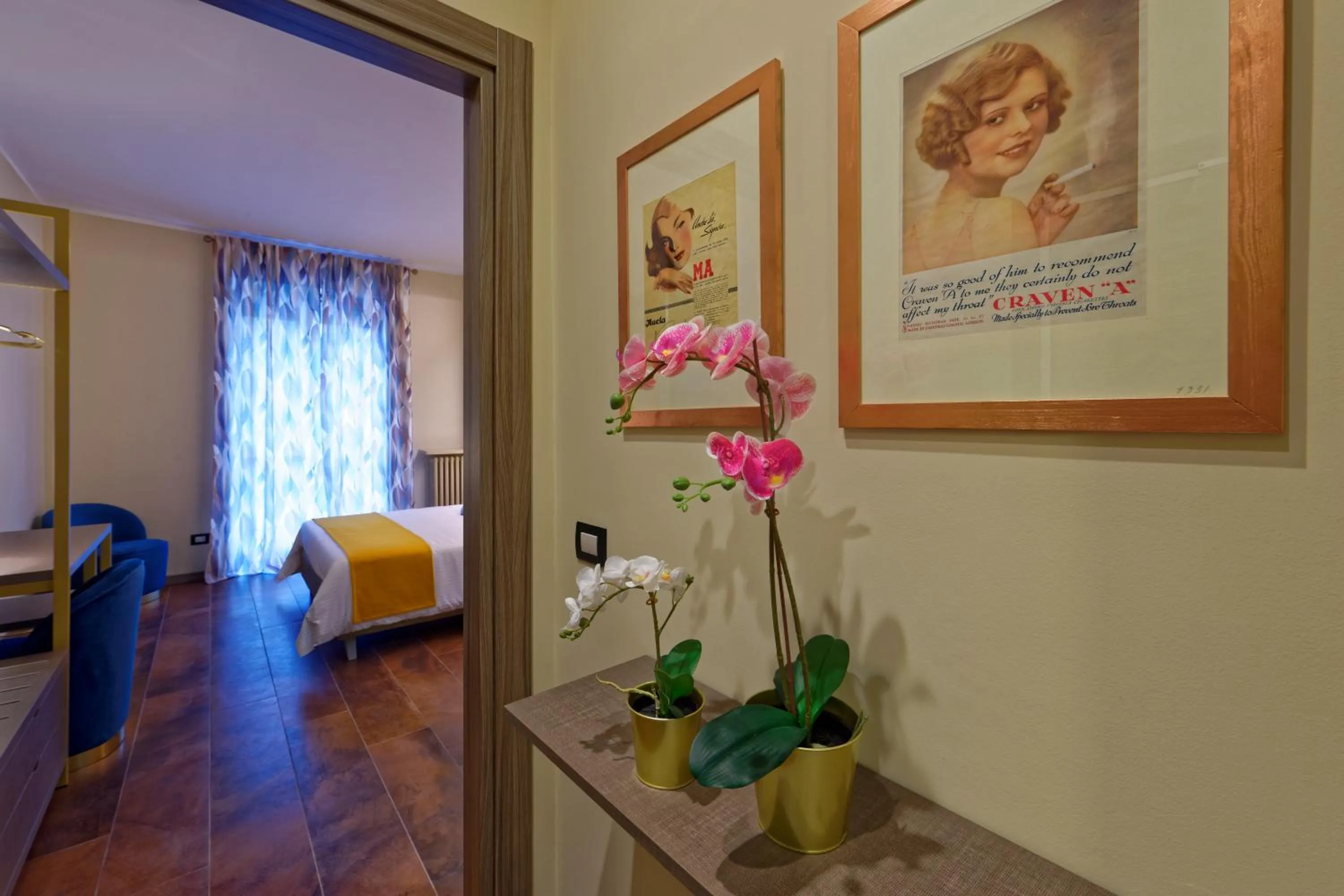 Decorative detail, Bed in RED RIBBON