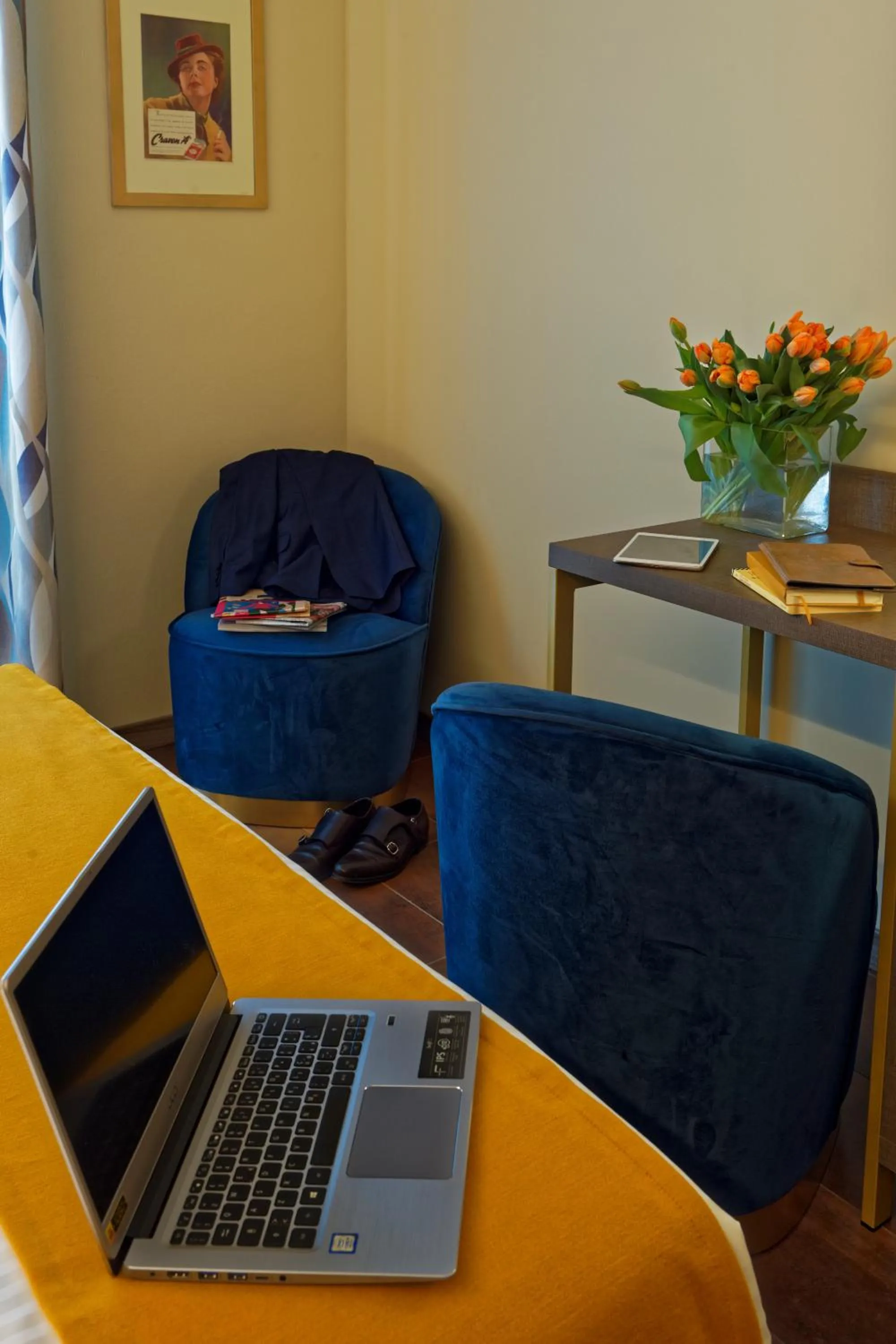 Seating area in RED RIBBON