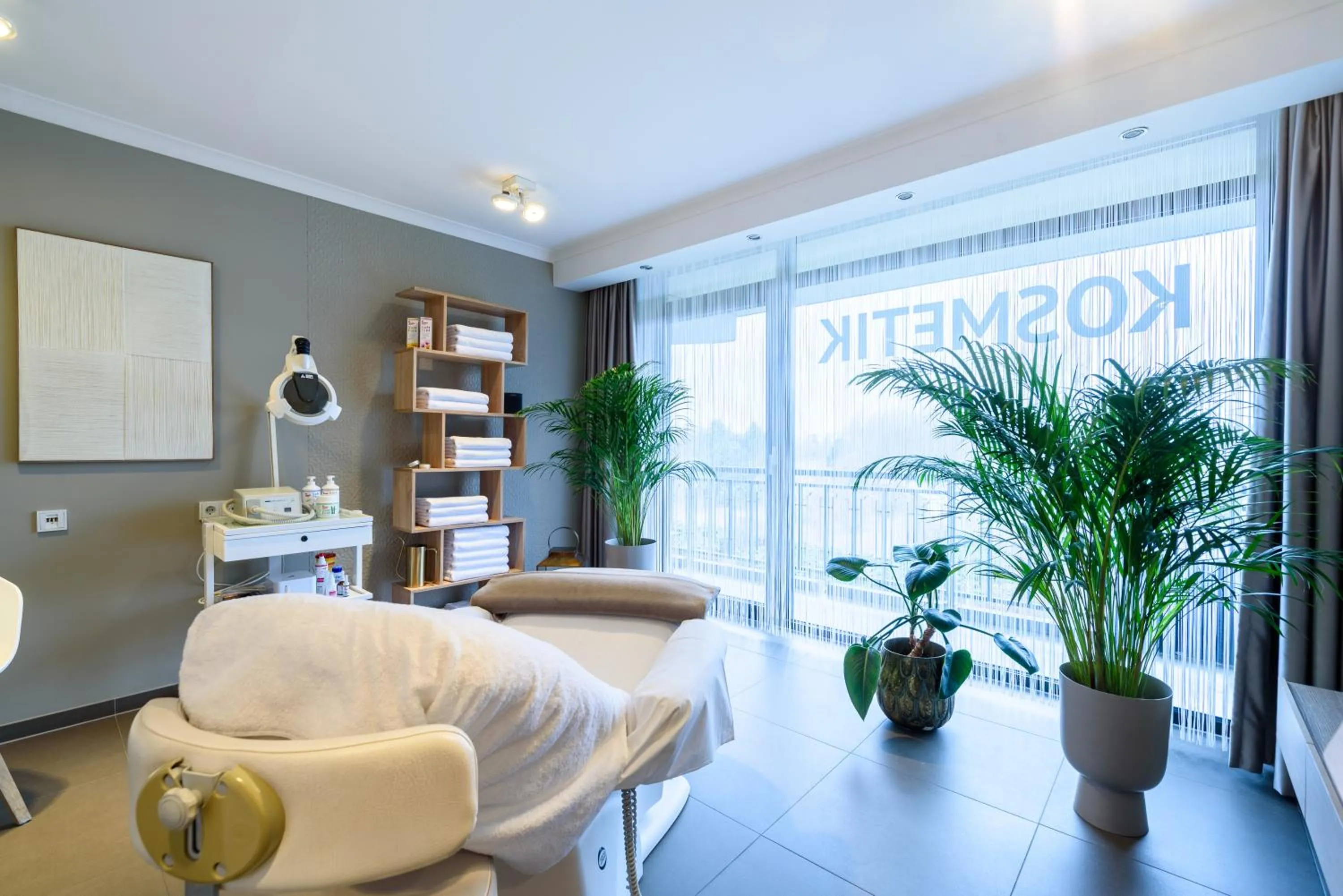 Spa and wellness centre/facilities in Van der Valk Hotel Berlin Brandenburg