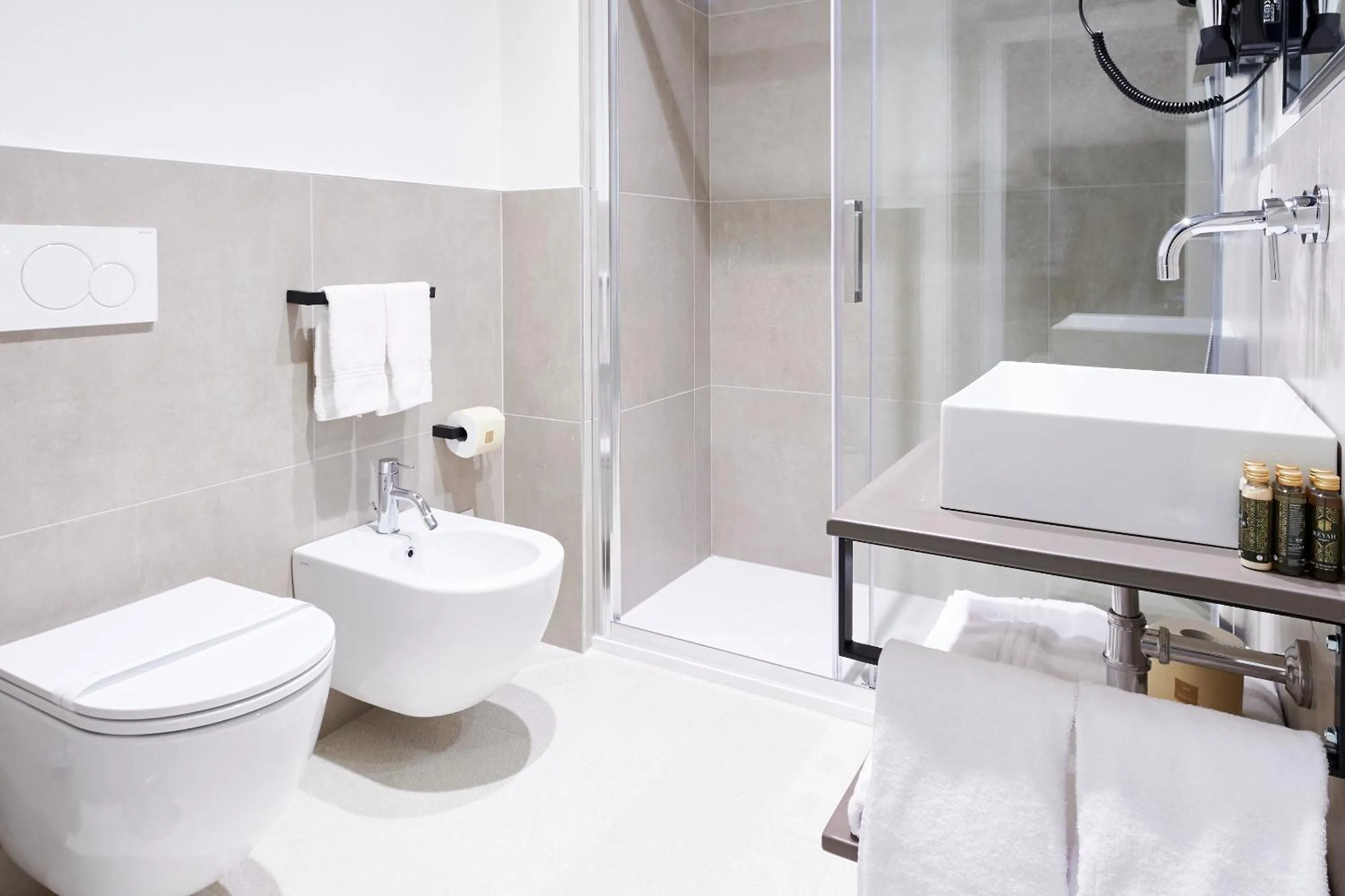 Shower in GREEN RIBBON