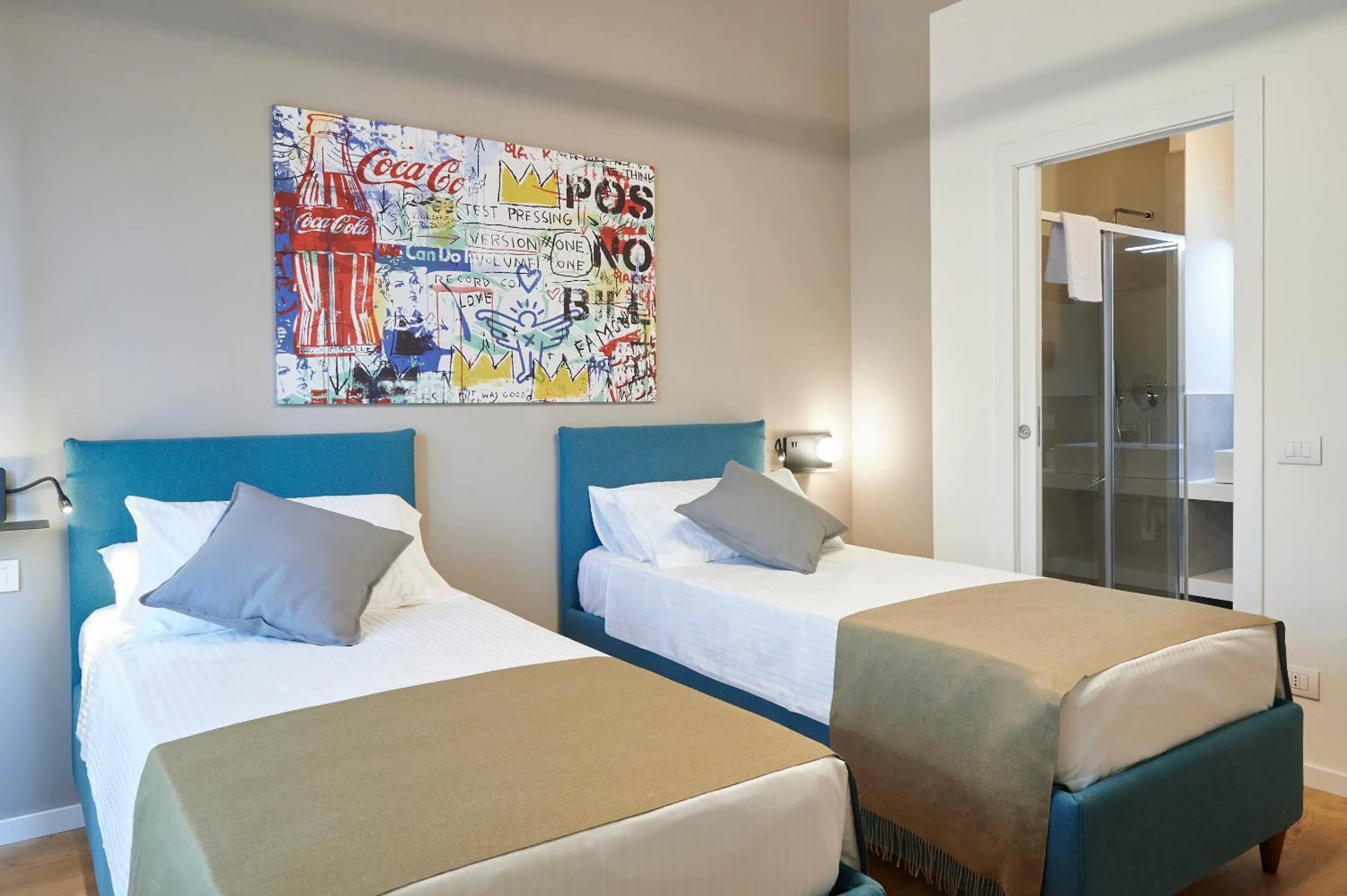 Bedroom, Bed in WHITE RIBBON