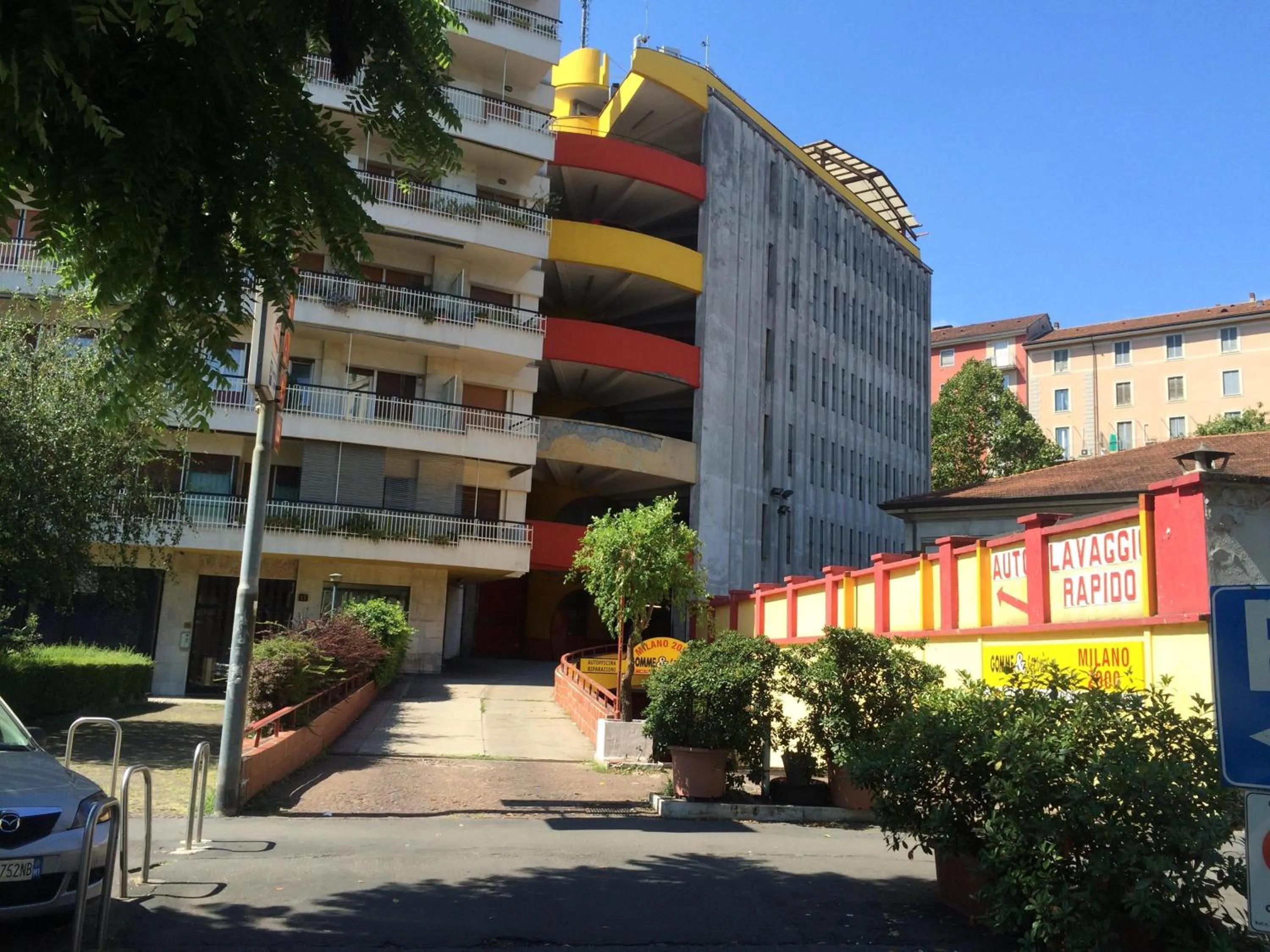 Parking in WHITE RIBBON