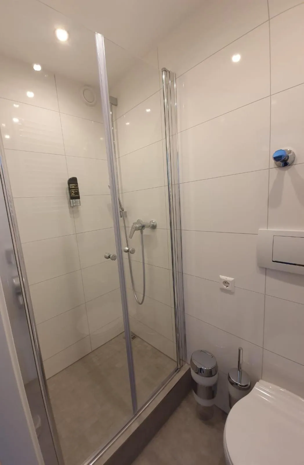 Shower in Hotel BaWü