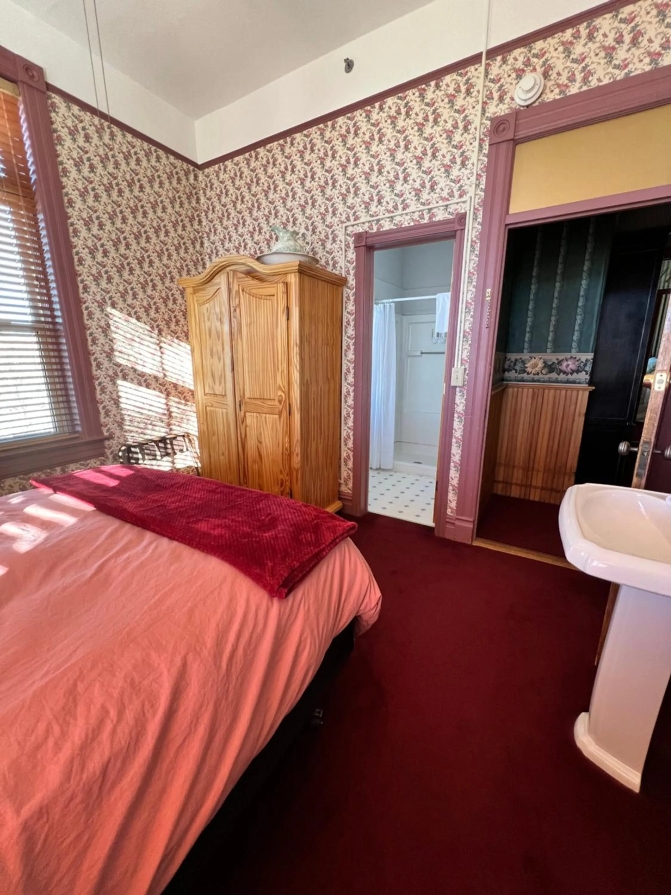 Bedroom in Hotel St Nicholas