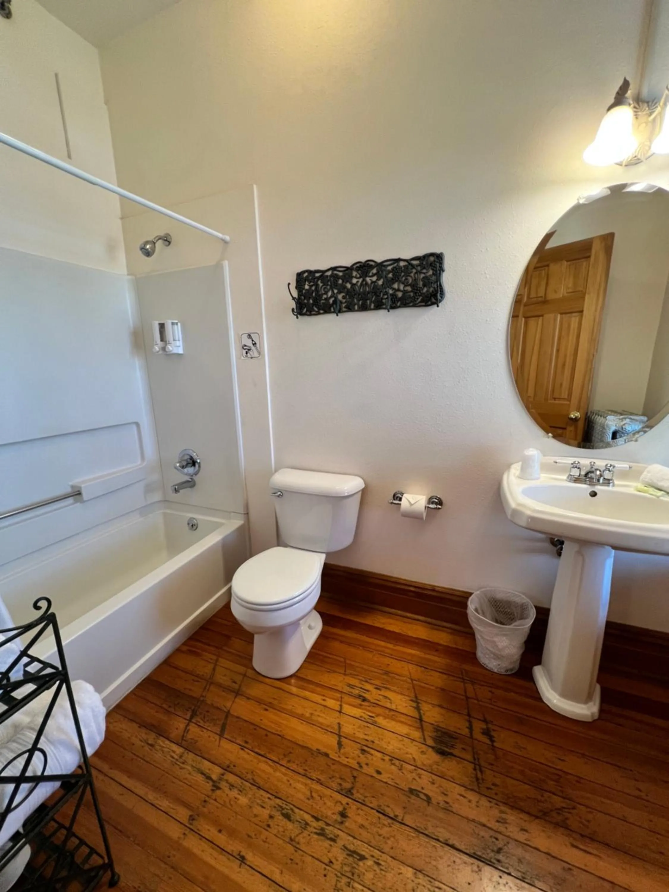 Bathroom in Hotel St Nicholas