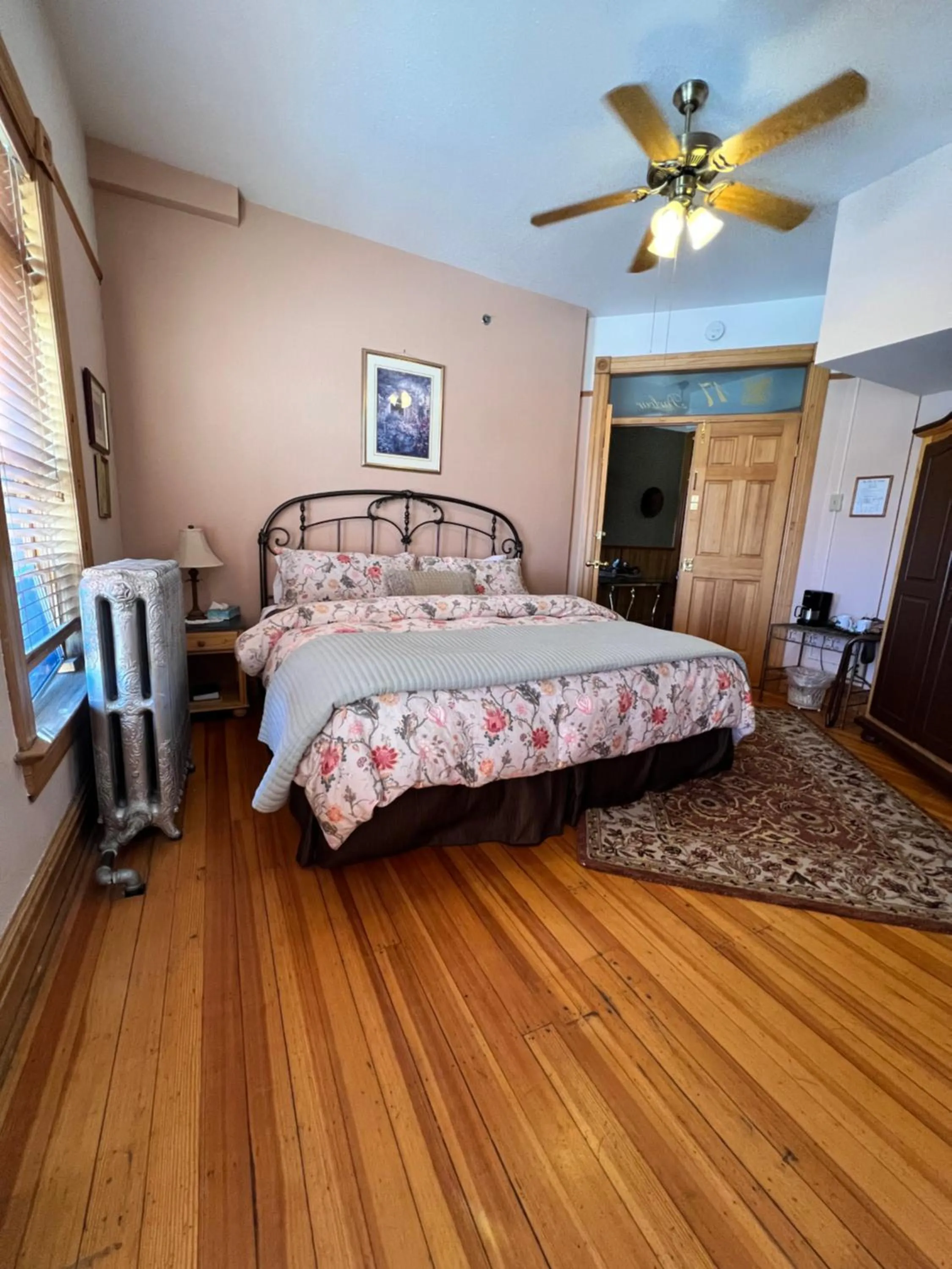 Bedroom in Hotel St Nicholas