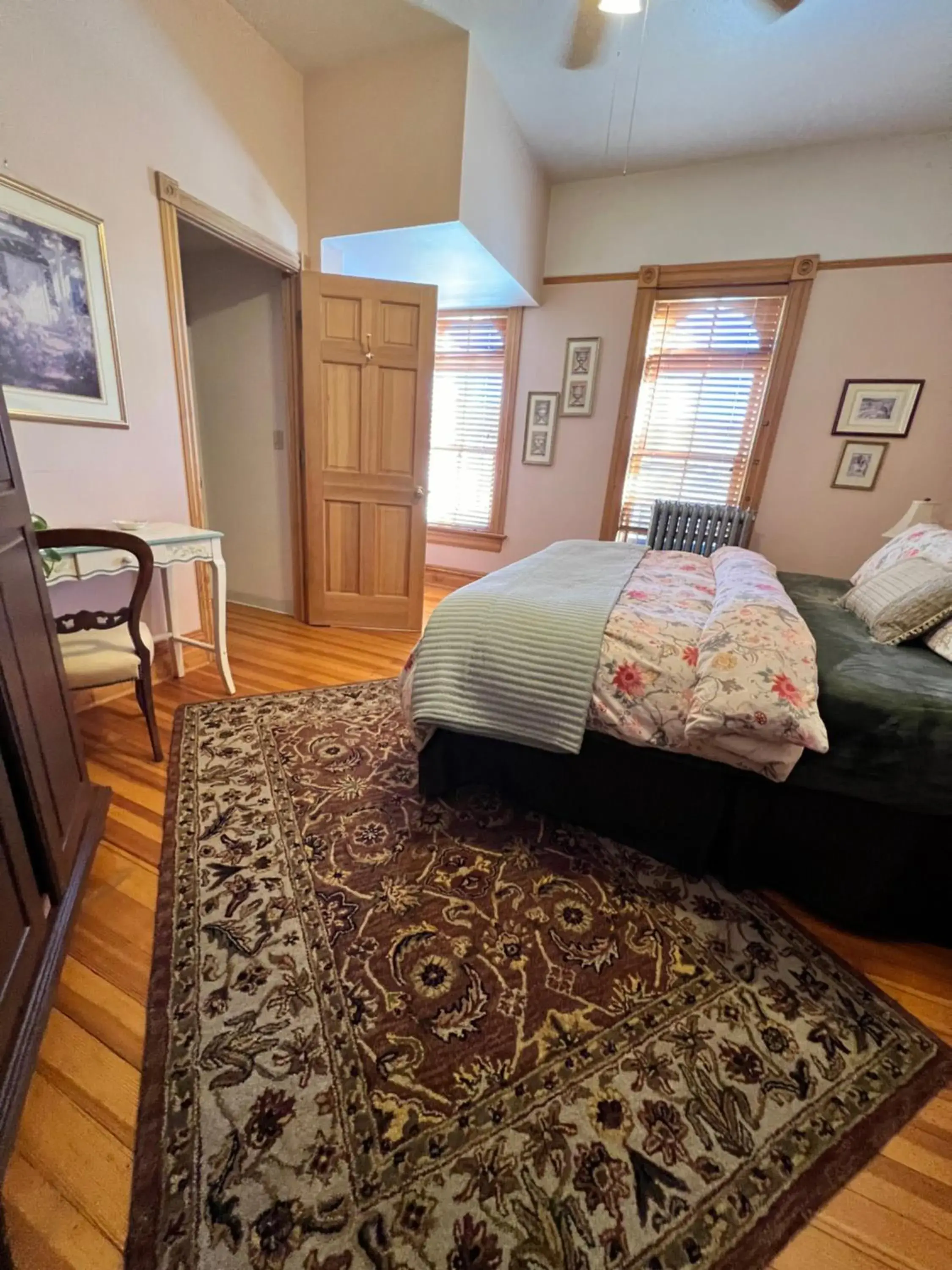 Bedroom in Hotel St Nicholas Bedroom in Hotel St Nicholas