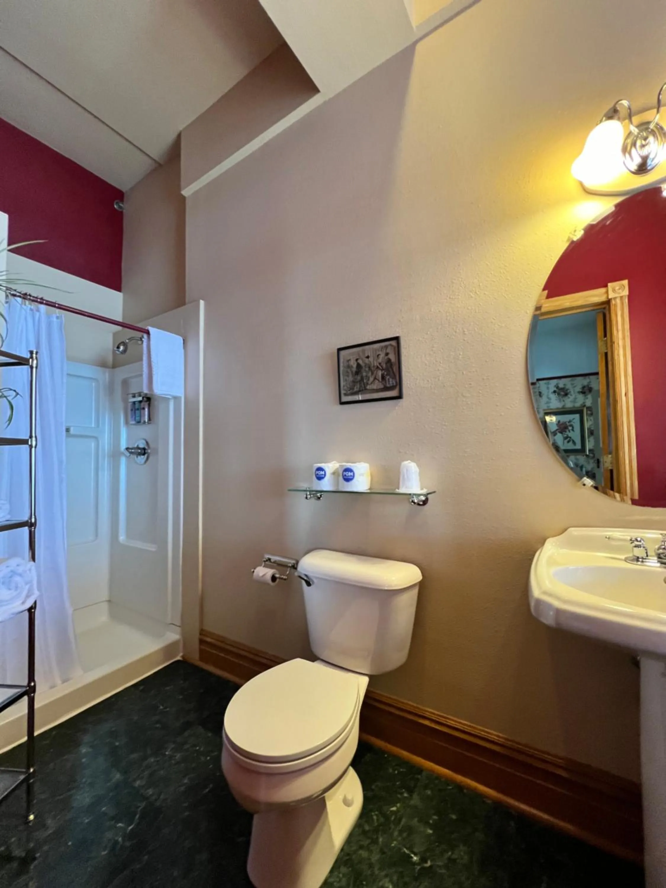 Bathroom in Hotel St Nicholas