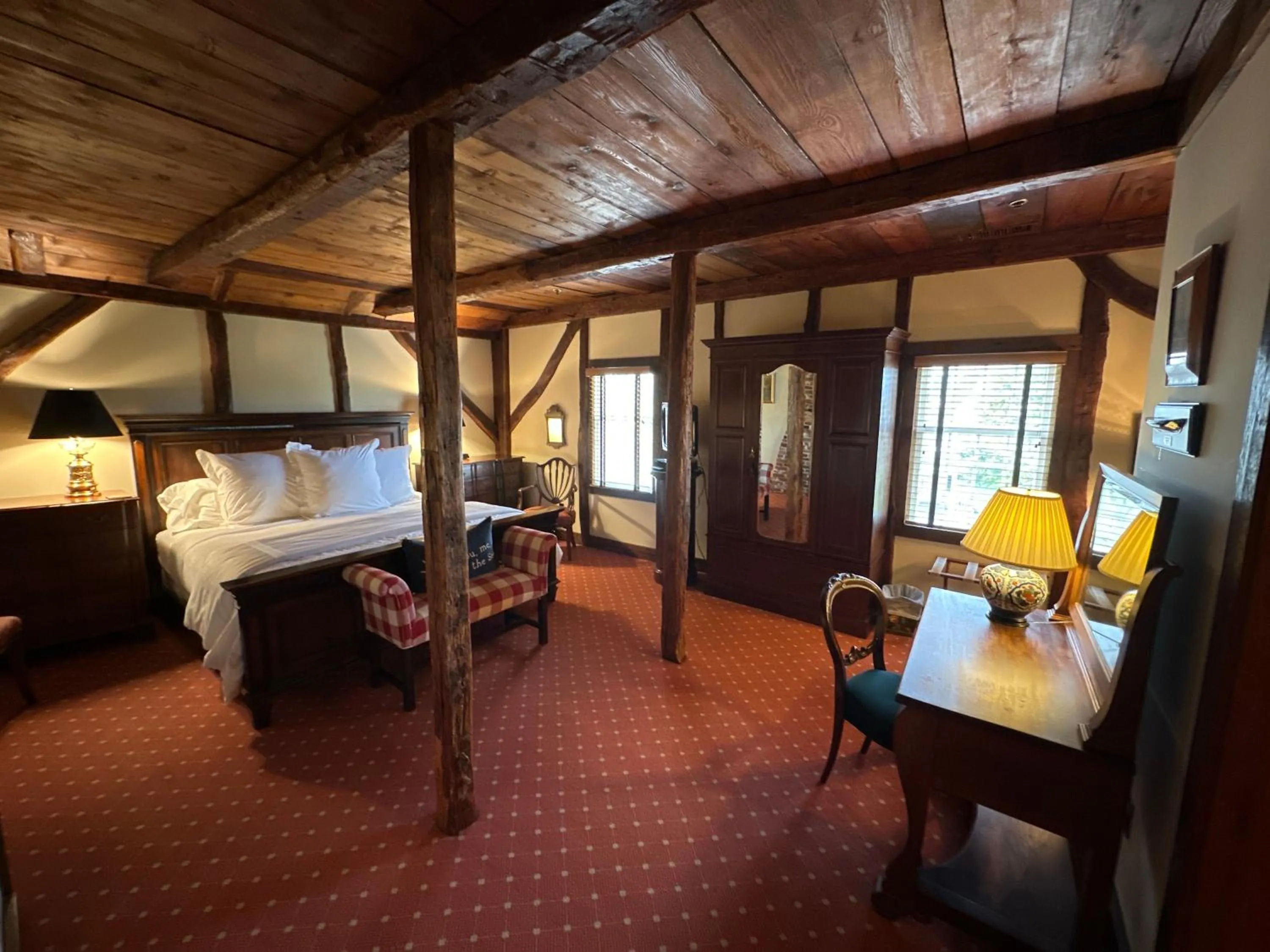 Deluxe King Room in The 1708 House