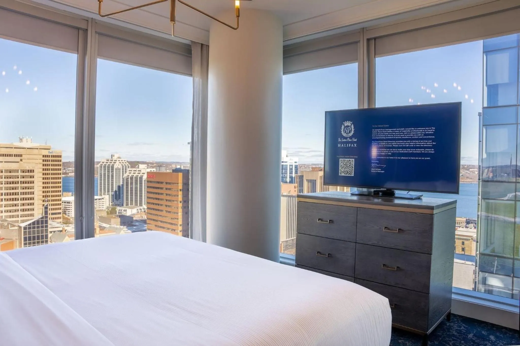Photo of the whole room, Bed in The Sutton Place Hotel Halifax