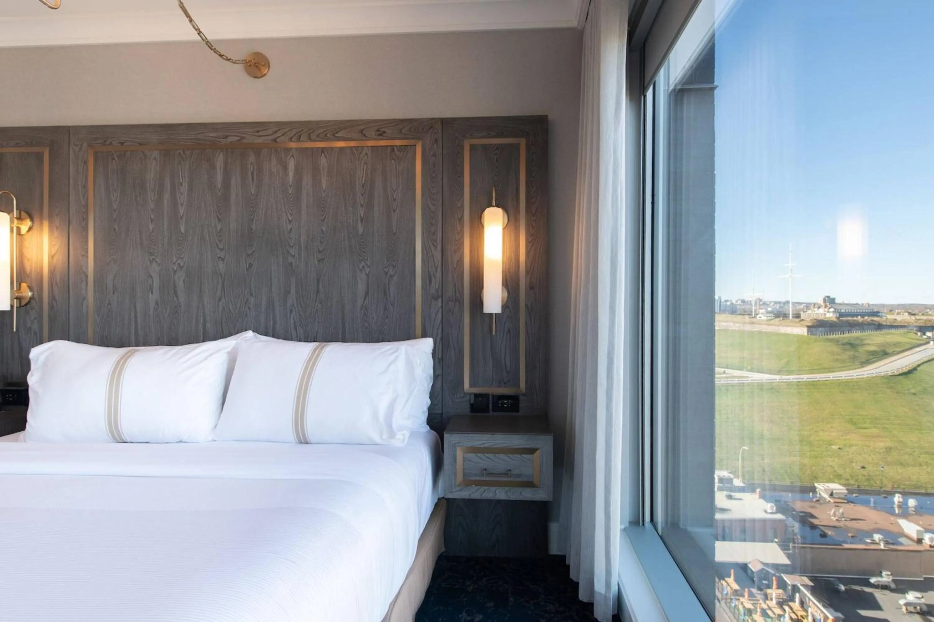 Bedroom, Bed in The Sutton Place Hotel Halifax