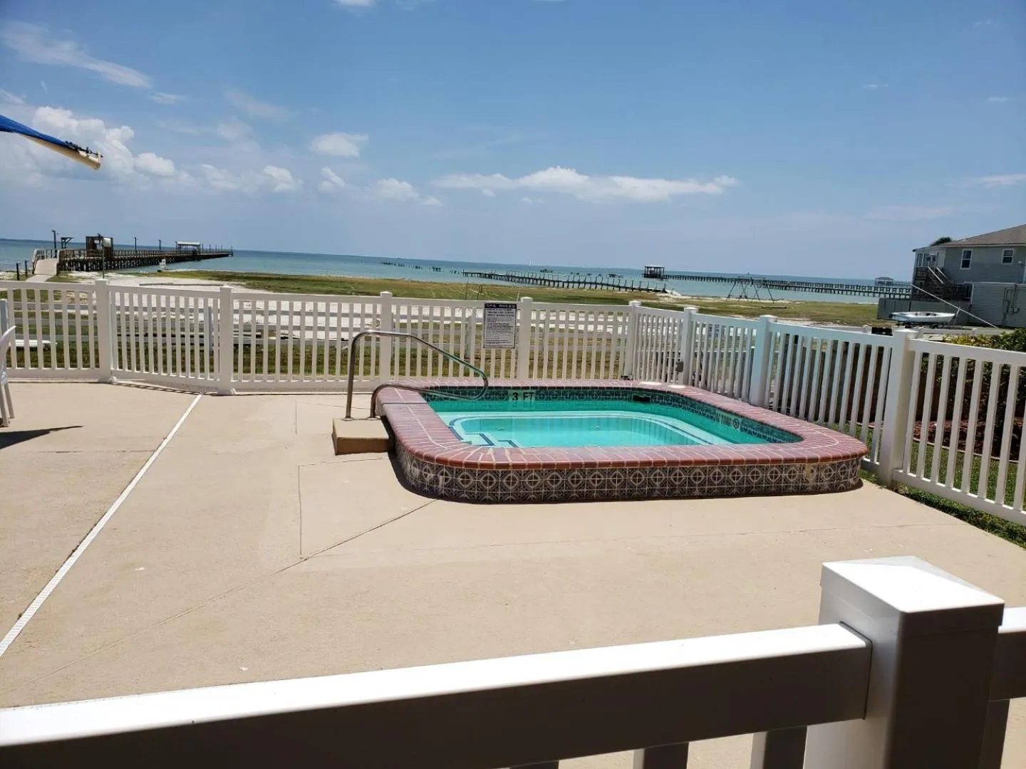 Hot Tub in Benjamin's Pier at Laguna Reef Resort