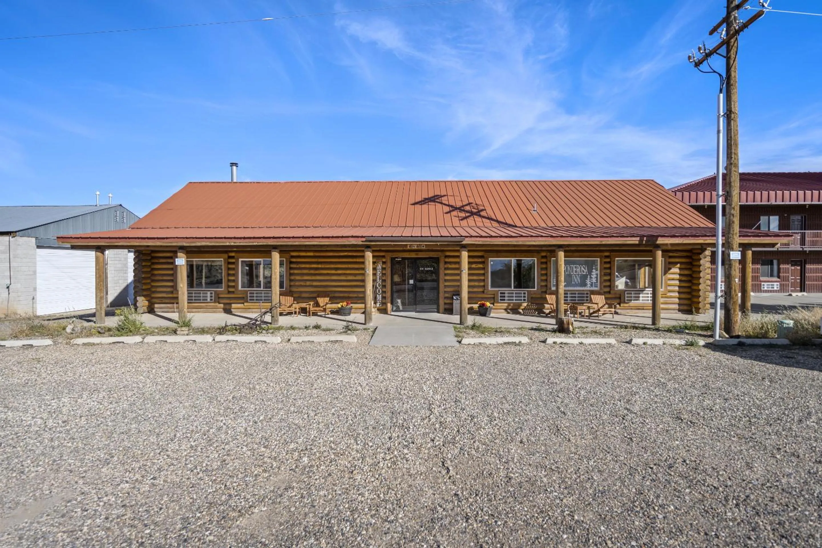 Property building in Ponderosa Inn