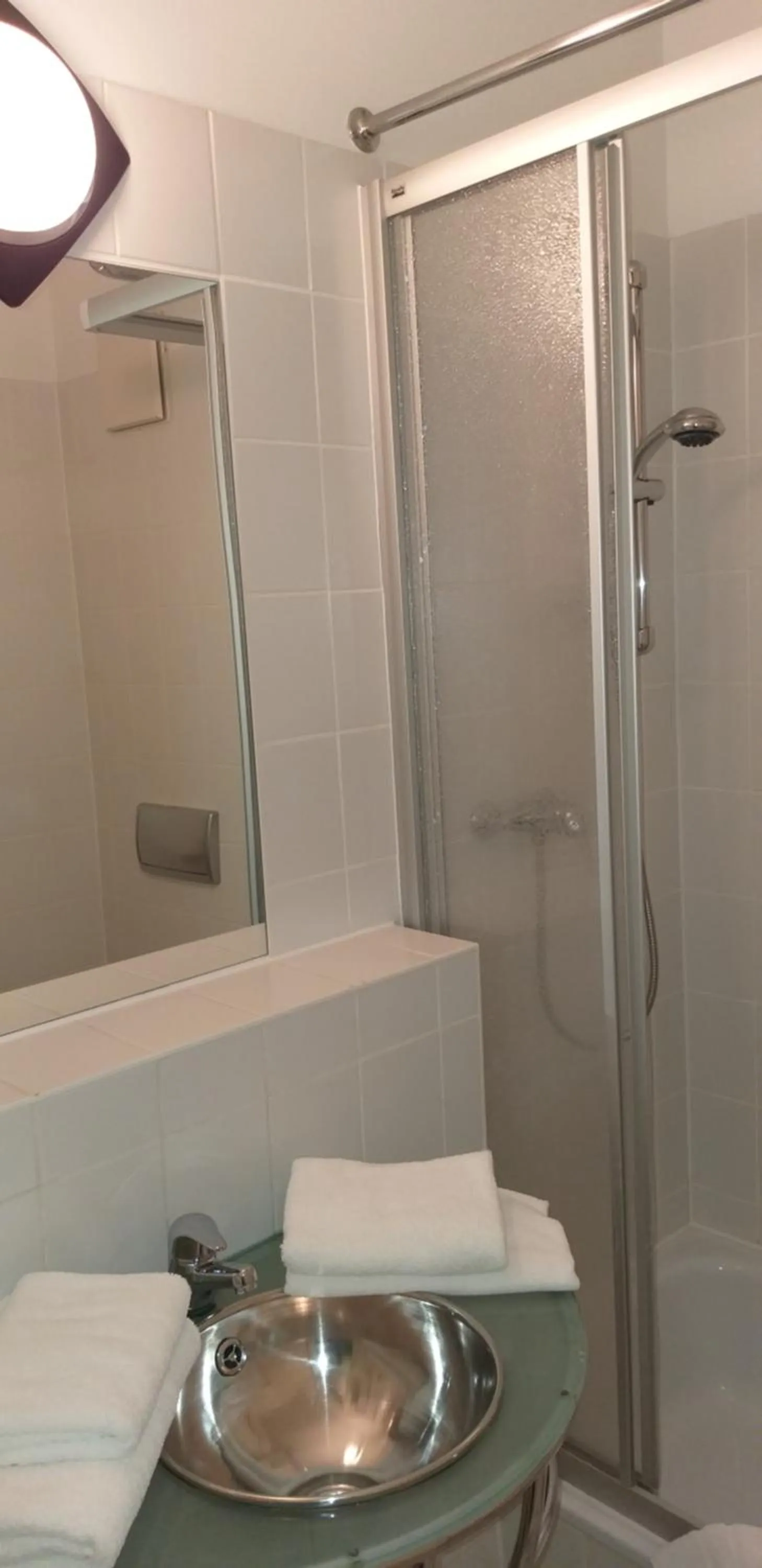 Bathroom in Check Inn Hotel Merseburg