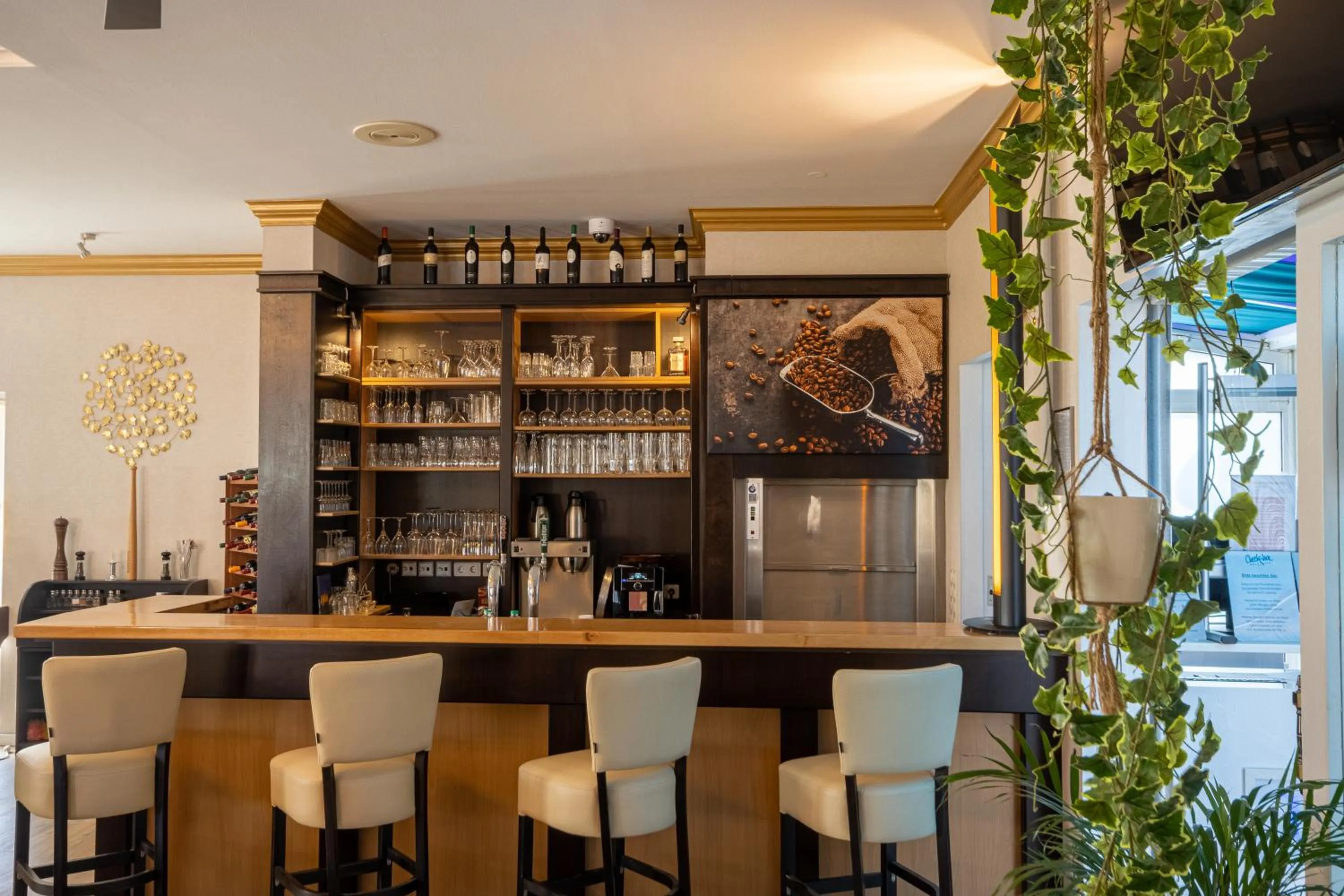 Restaurant/places to eat in Check Inn Hotel Merseburg