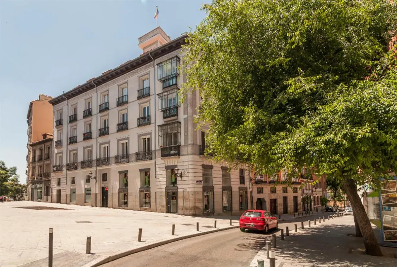 Property building in Boutique Apartments in the Heart of Madrid Property building in Boutique Apartments in the Heart of Madrid