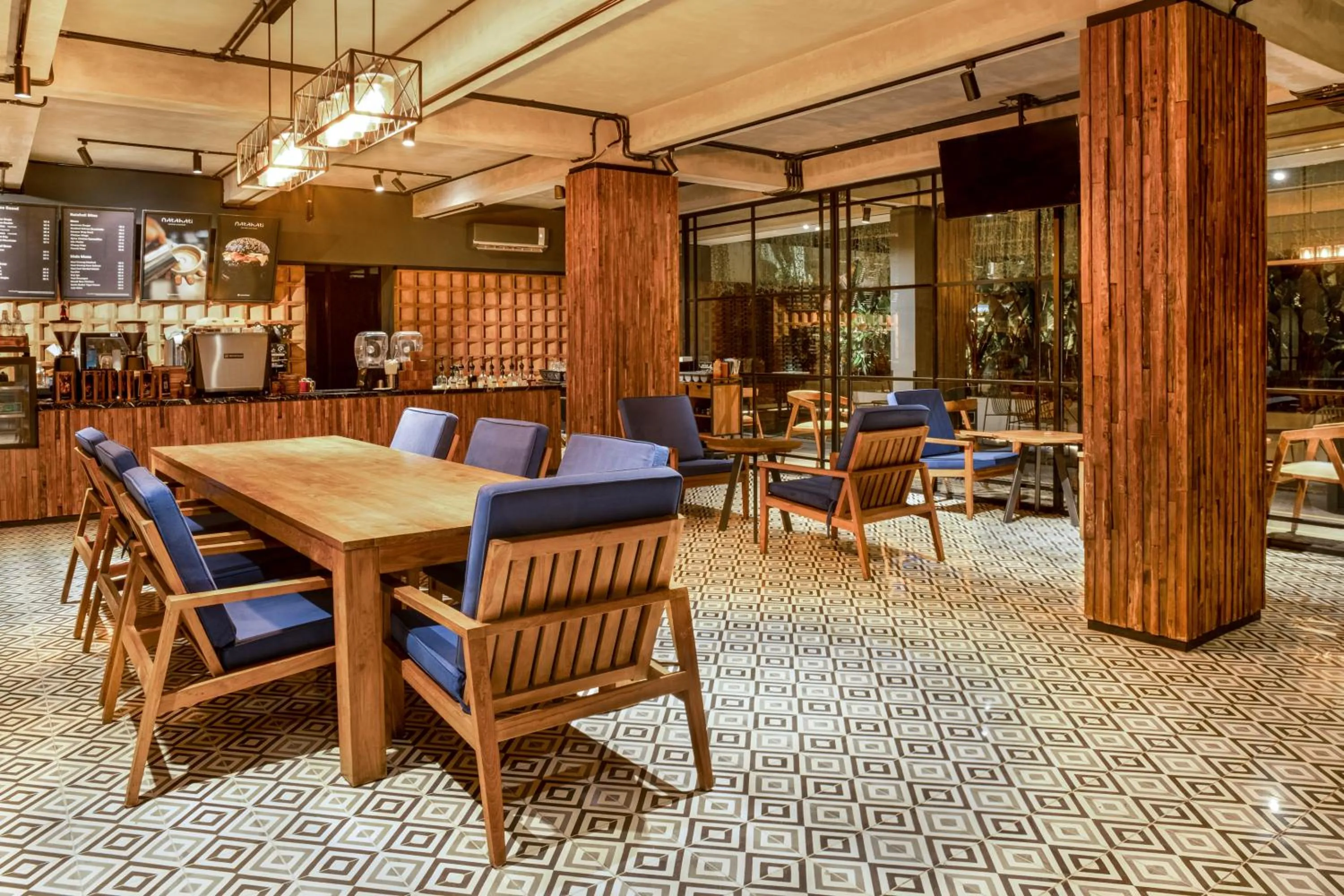 Restaurant/places to eat in JW NAUNGAN COLIVING