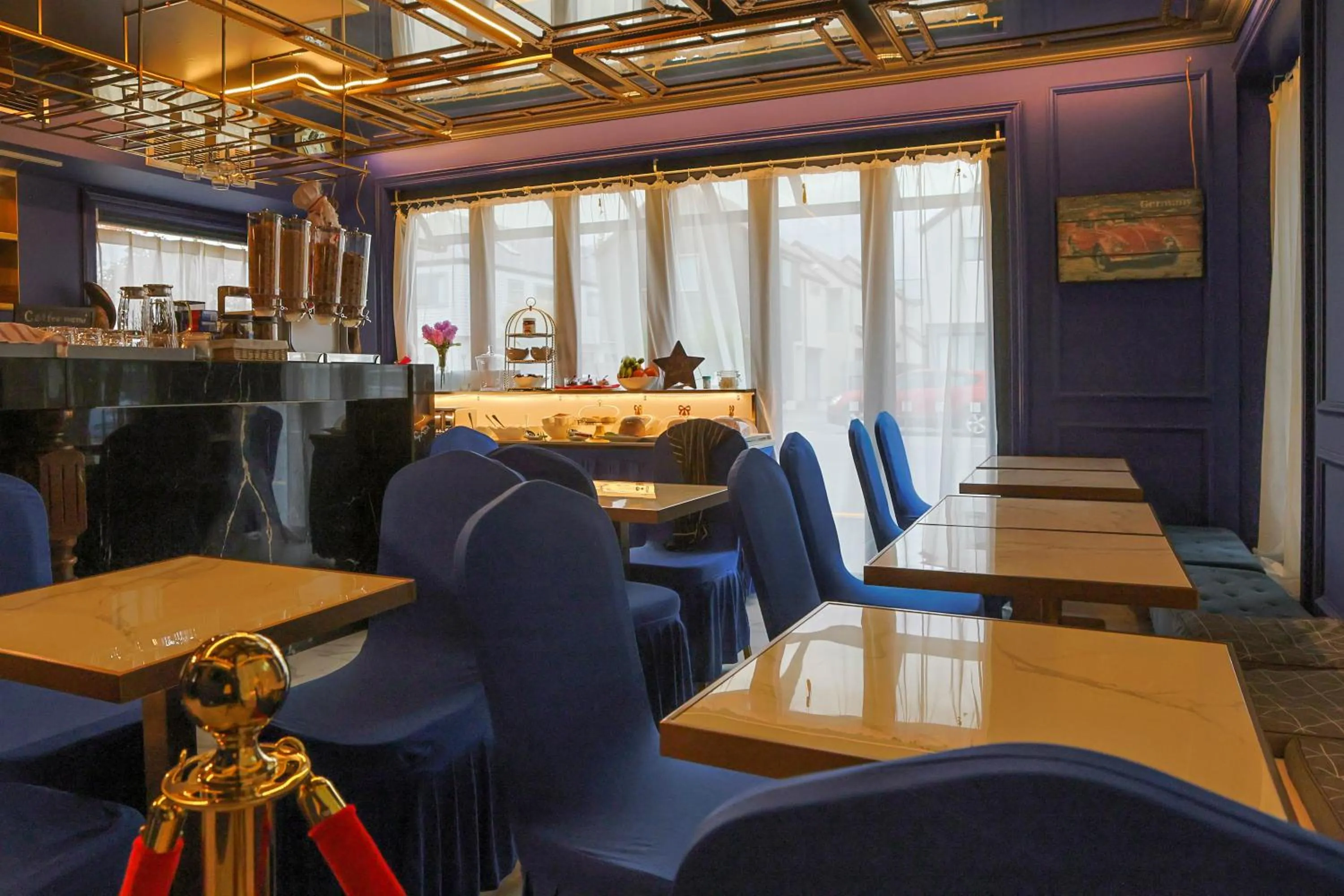 Breakfast in The Salisbury