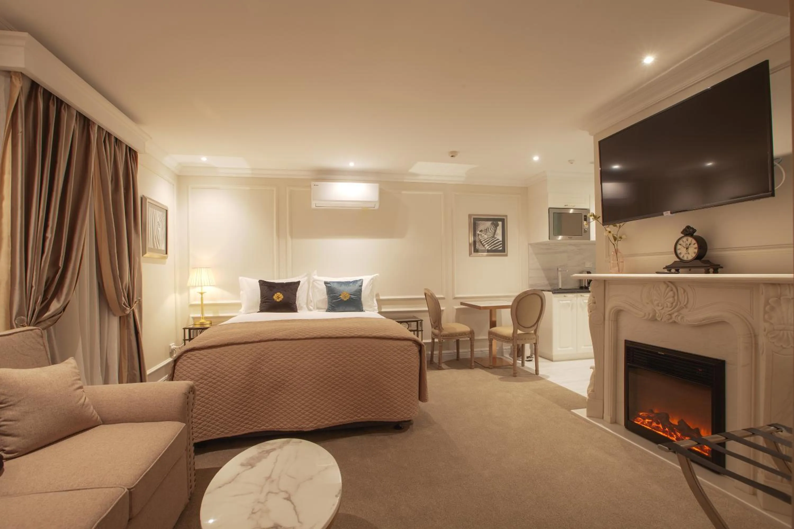 Bed in The Salisbury