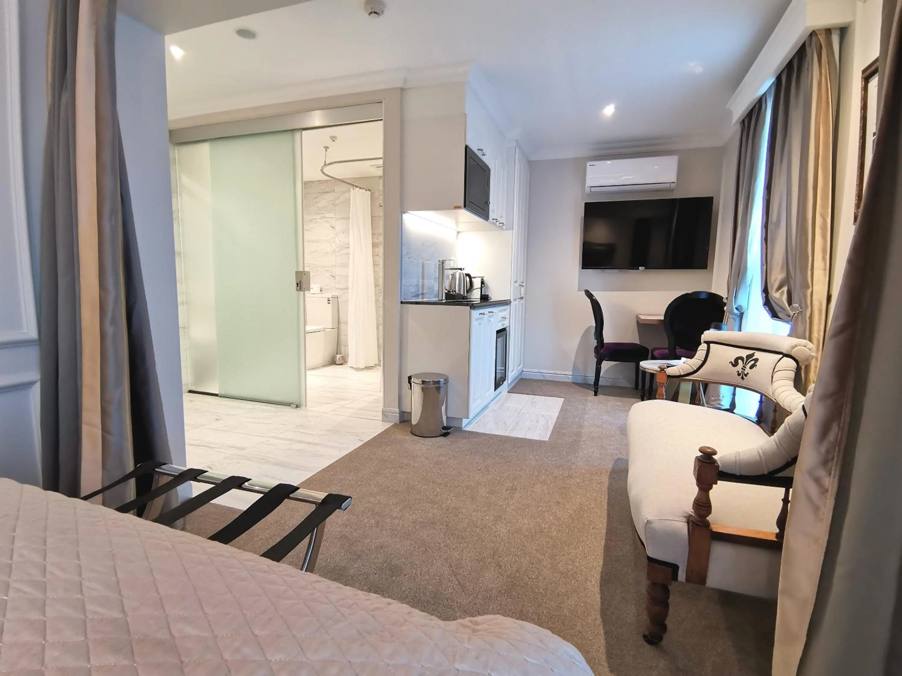 Bed in The Salisbury