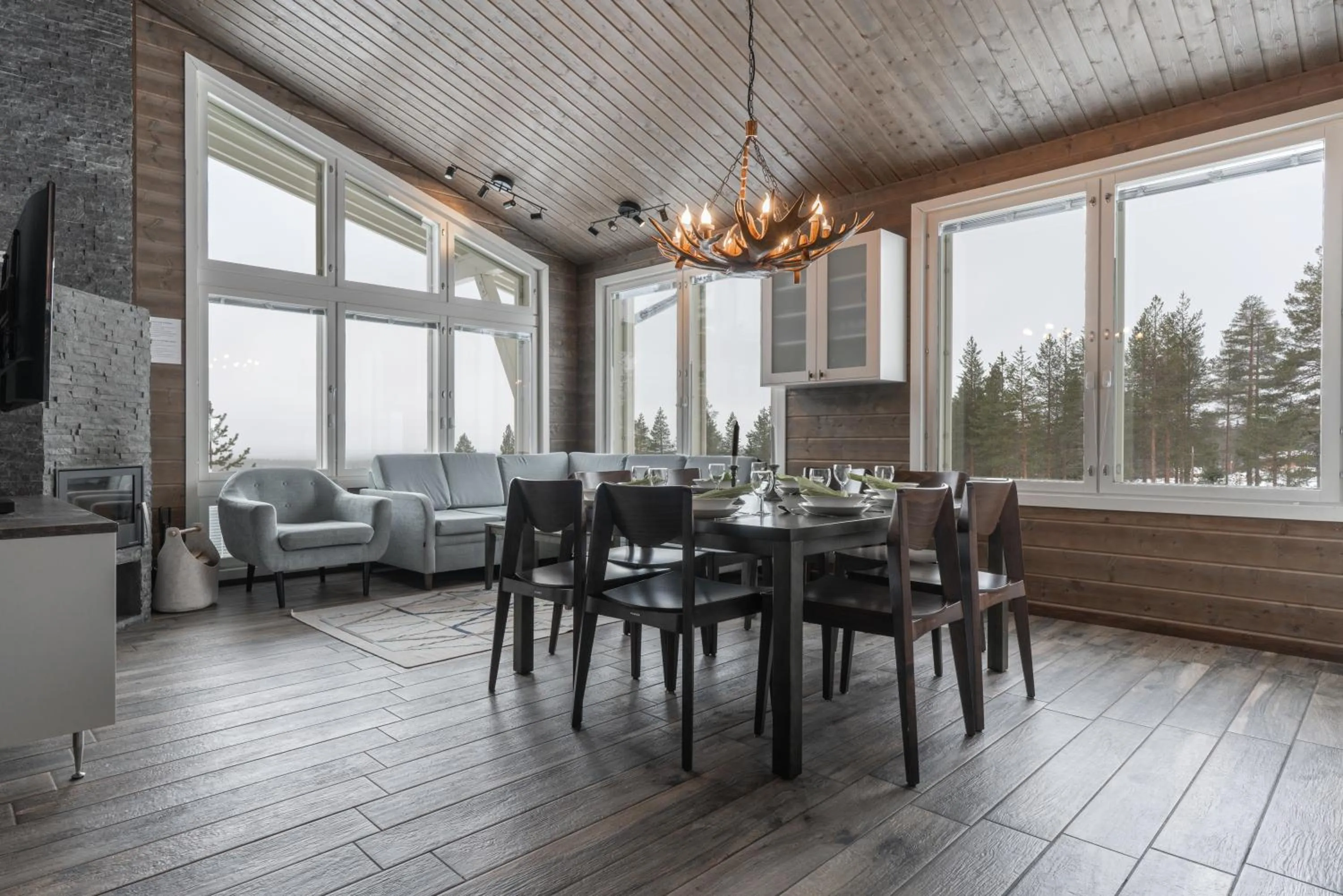 Dining area in Ski-Inn PyhäLinna