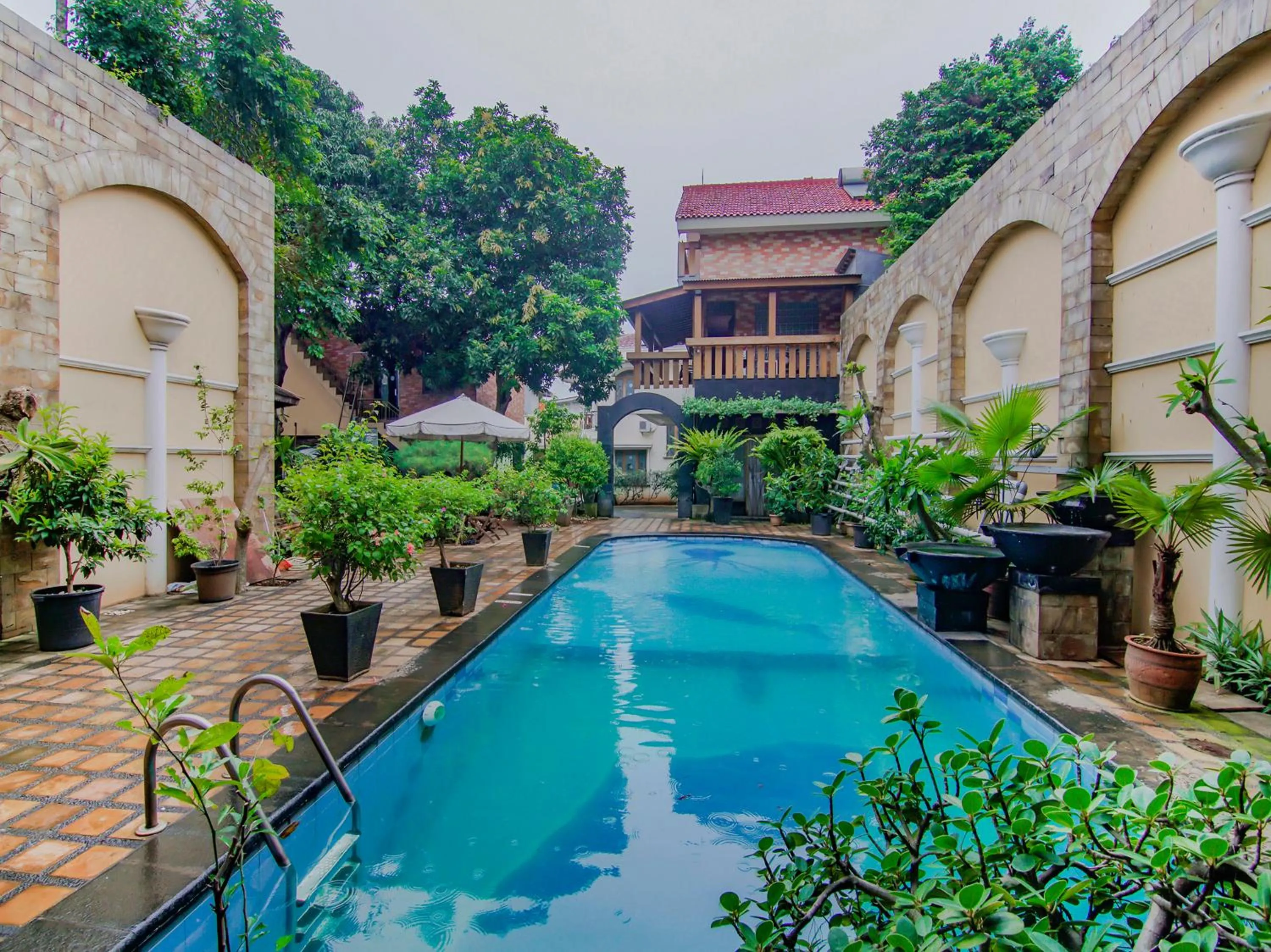 Swimming pool in Hotel O Gayatri Residence