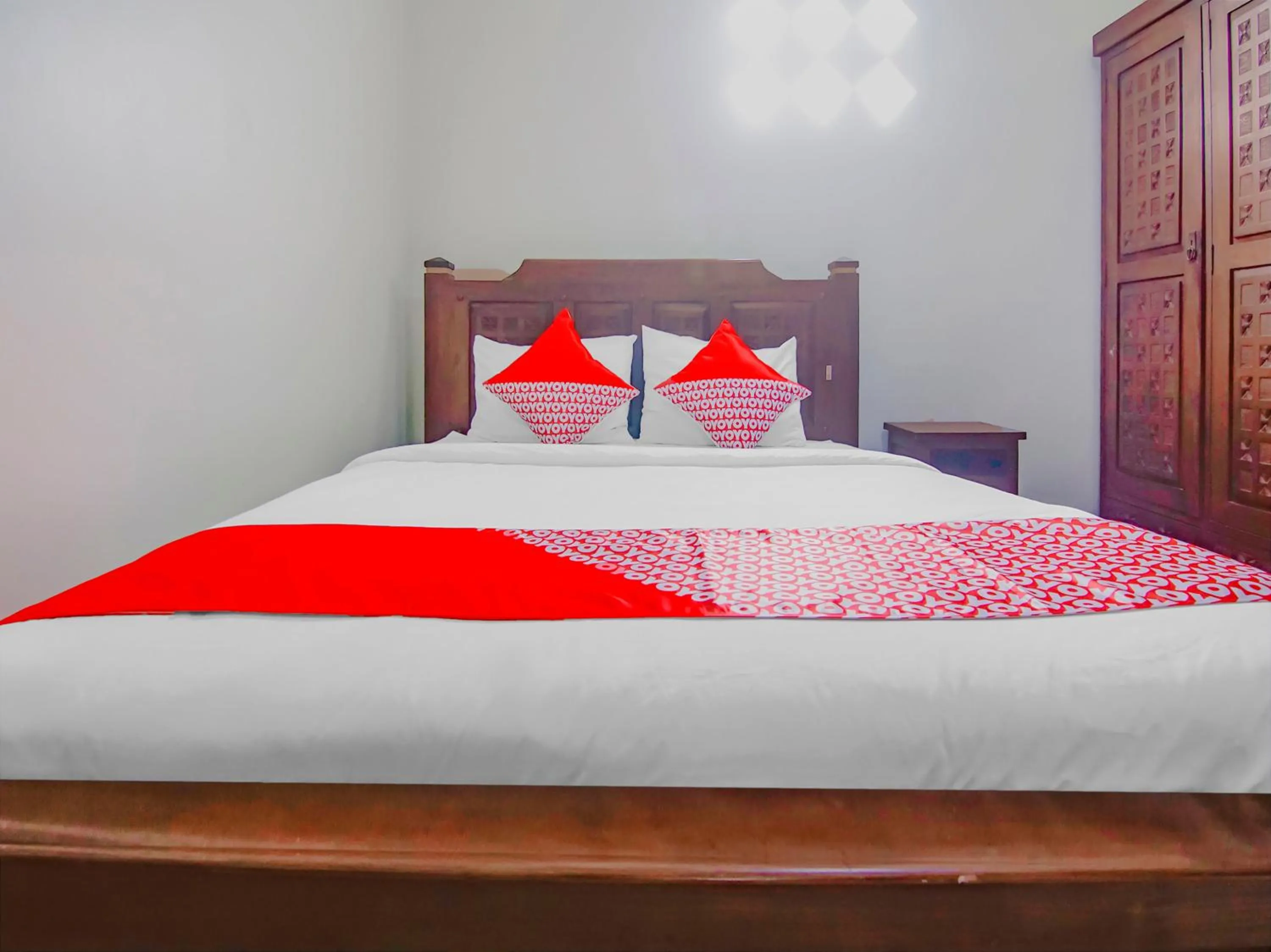 Bedroom, Bed in Hotel O Gayatri Residence