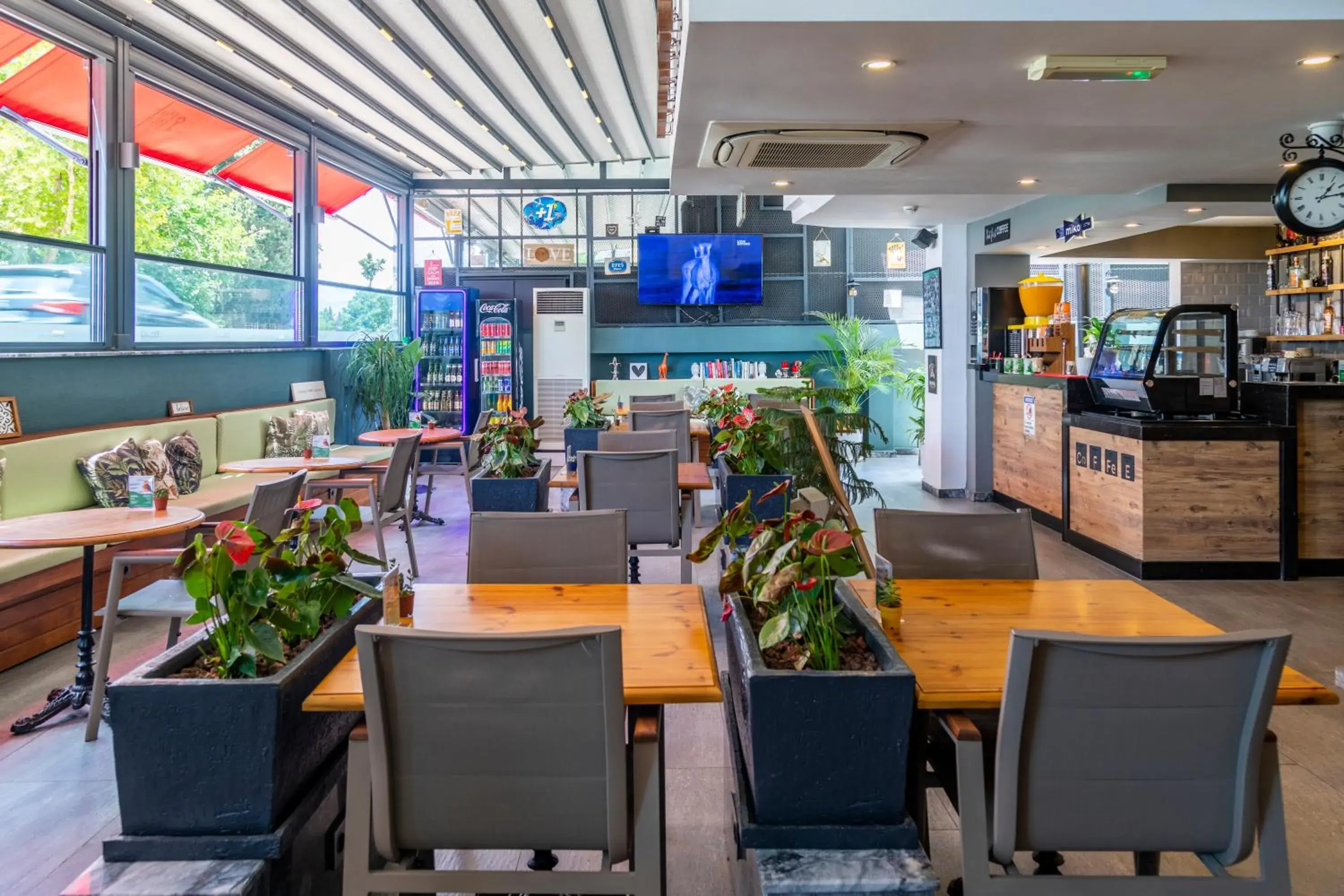 Restaurant/places to eat in Pure Blanche Hotel Restaurant/places to eat in Pure Blanche Hotel