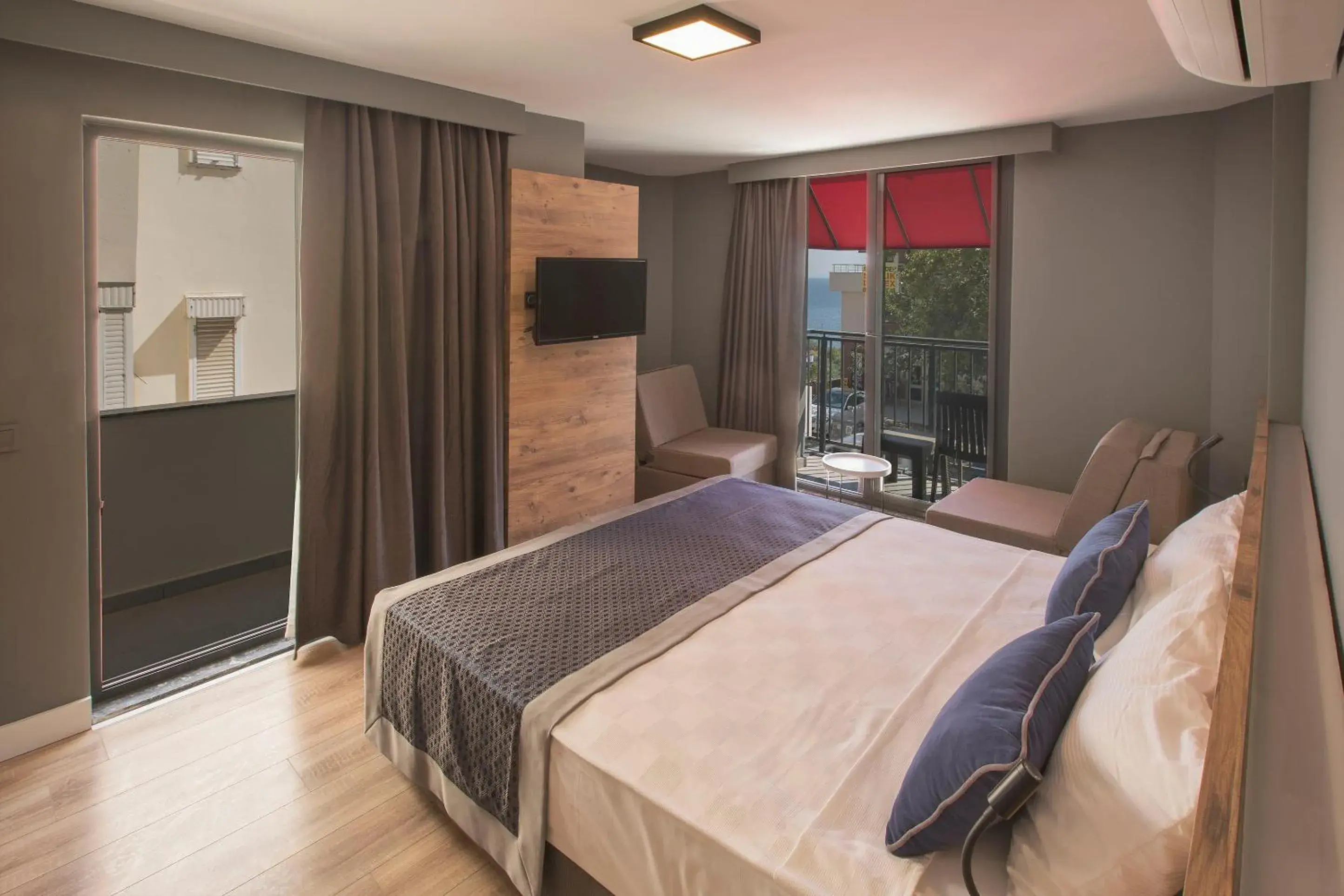 Deluxe Triple Room with Sea View in Pure Blanche Hotel Deluxe Triple Room with Sea View in Pure Blanche Hotel