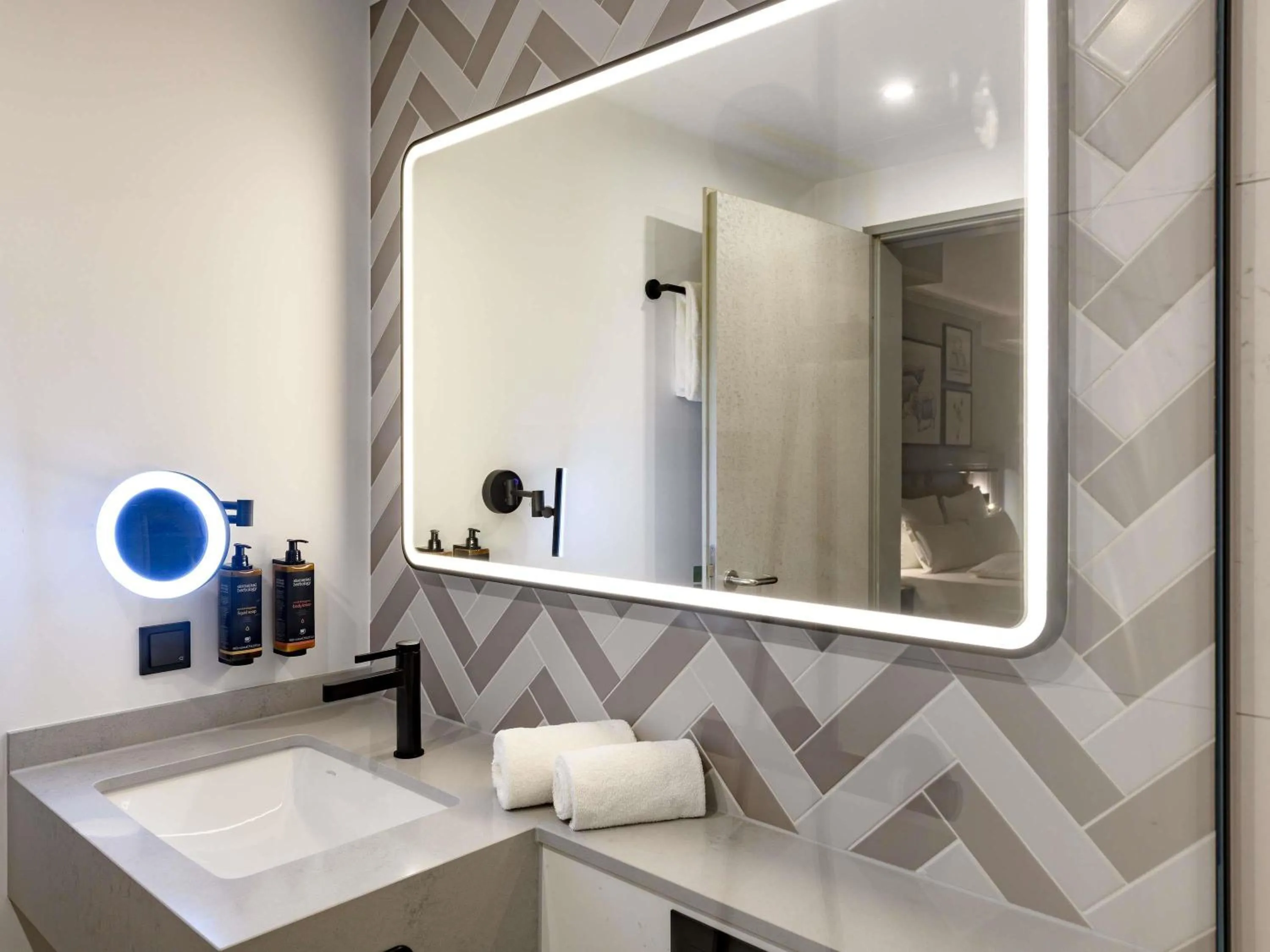 Bedroom in Mercure Hotel Dortmund Centrum