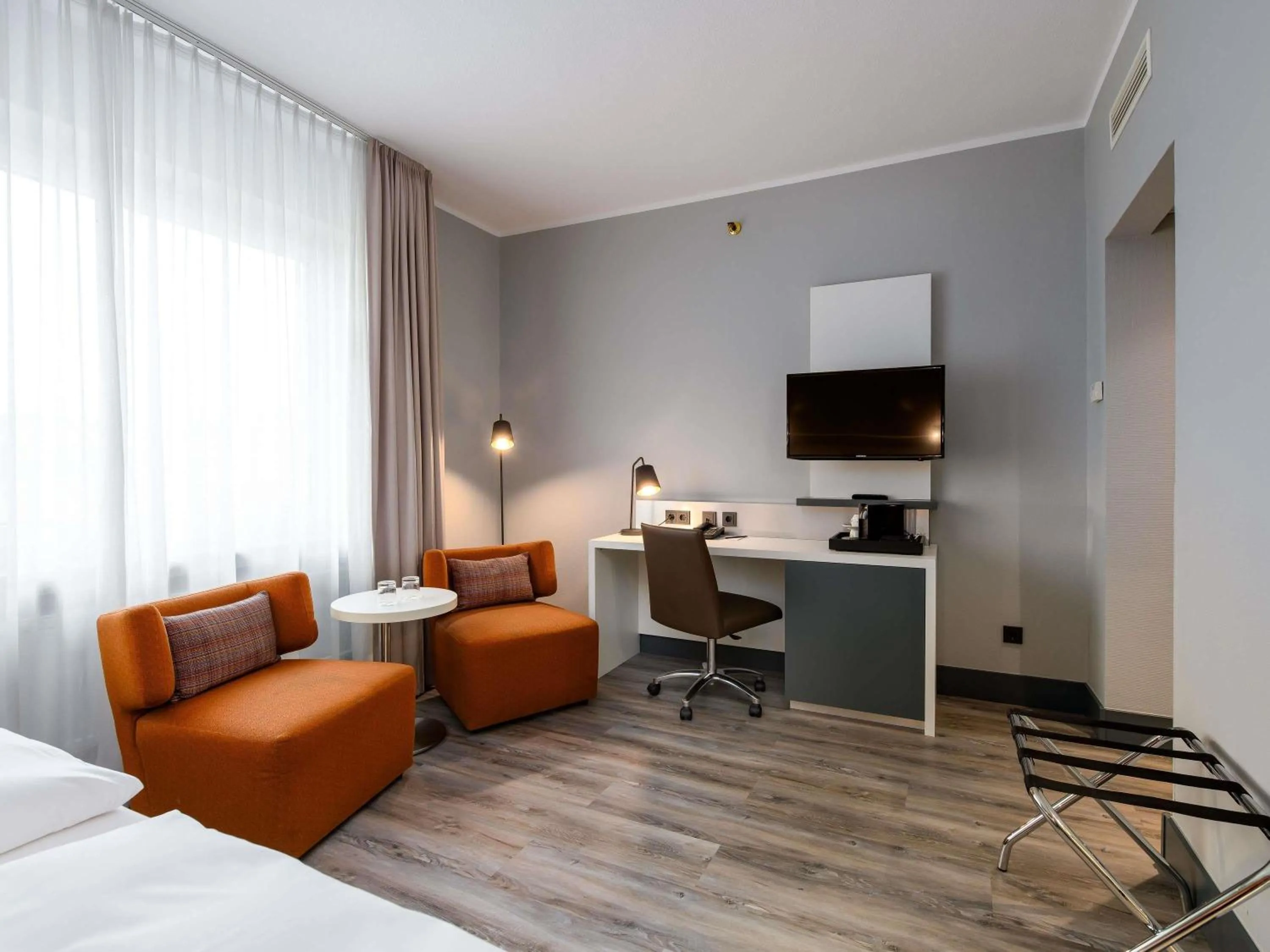 Bedroom, Bed in Mercure Hotel Dortmund Centrum
