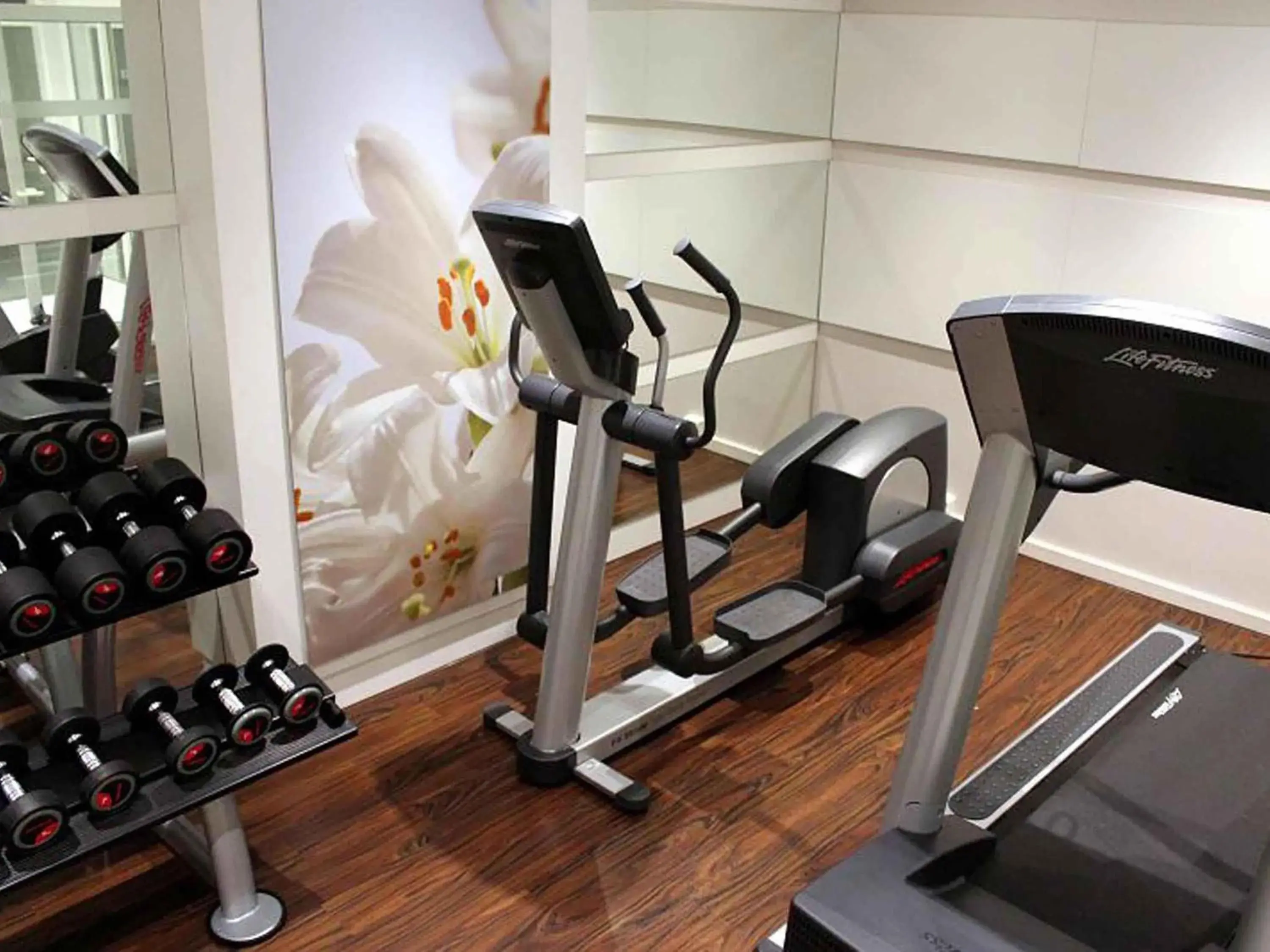 Fitness centre/facilities in Mercure Hotel Dortmund Centrum Fitness centre/facilities in Mercure Hotel Dortmund Centrum