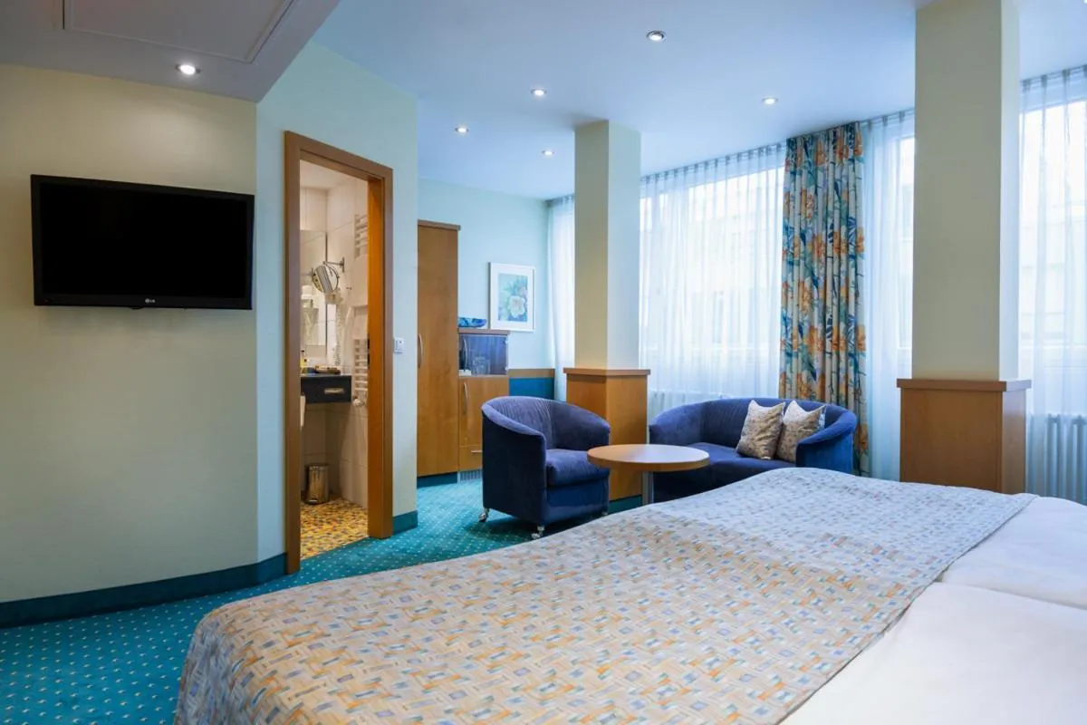 Photo of the whole room, Bed in Kronenhotel