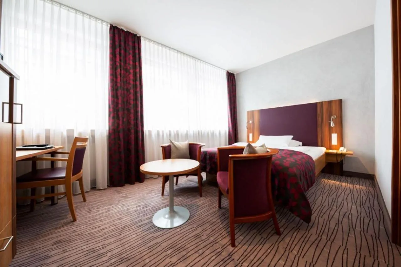 Living room, Bed in Kronenhotel