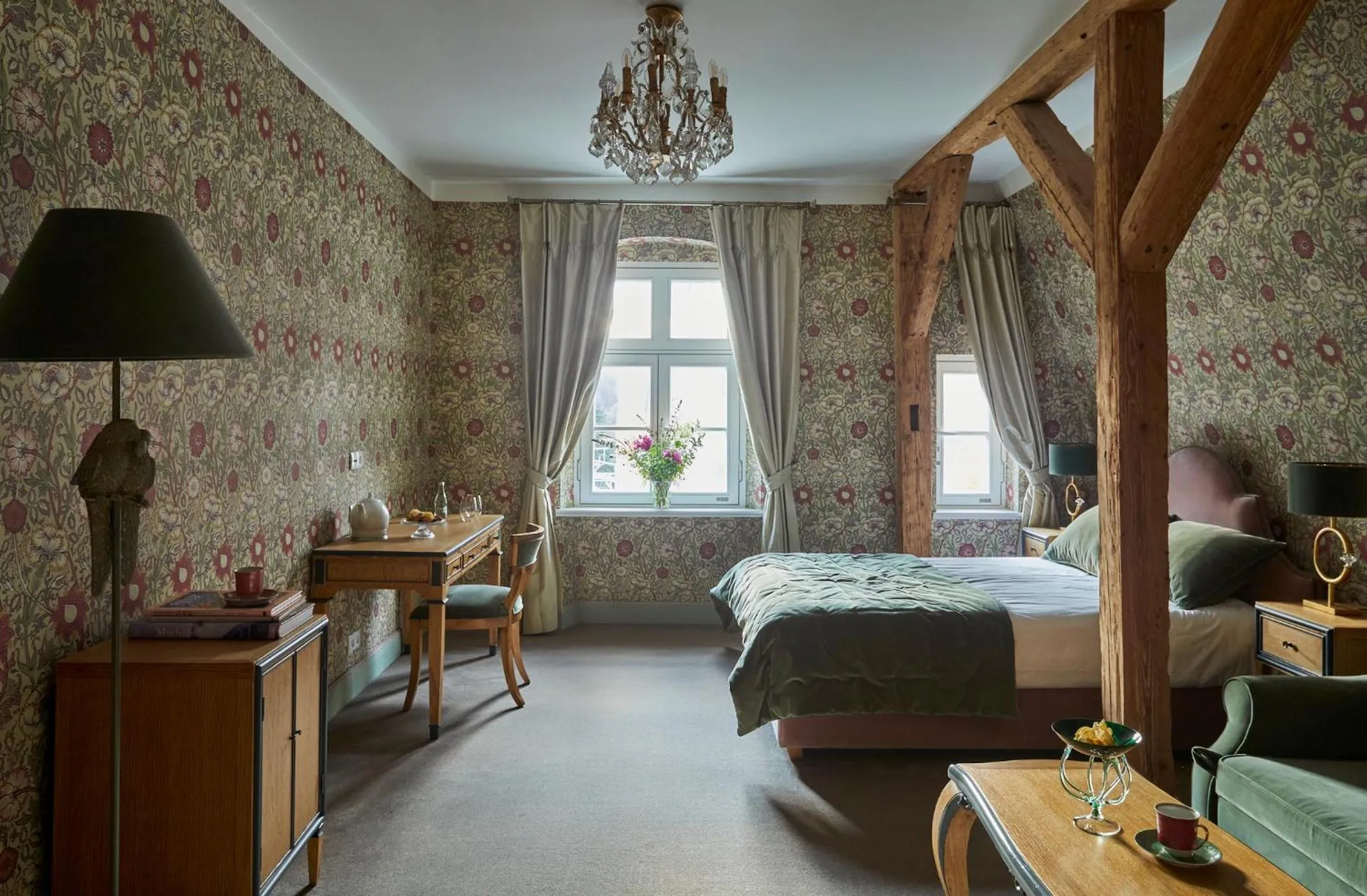 Bed in Zamek Sarny - Schloss Scharfeneck