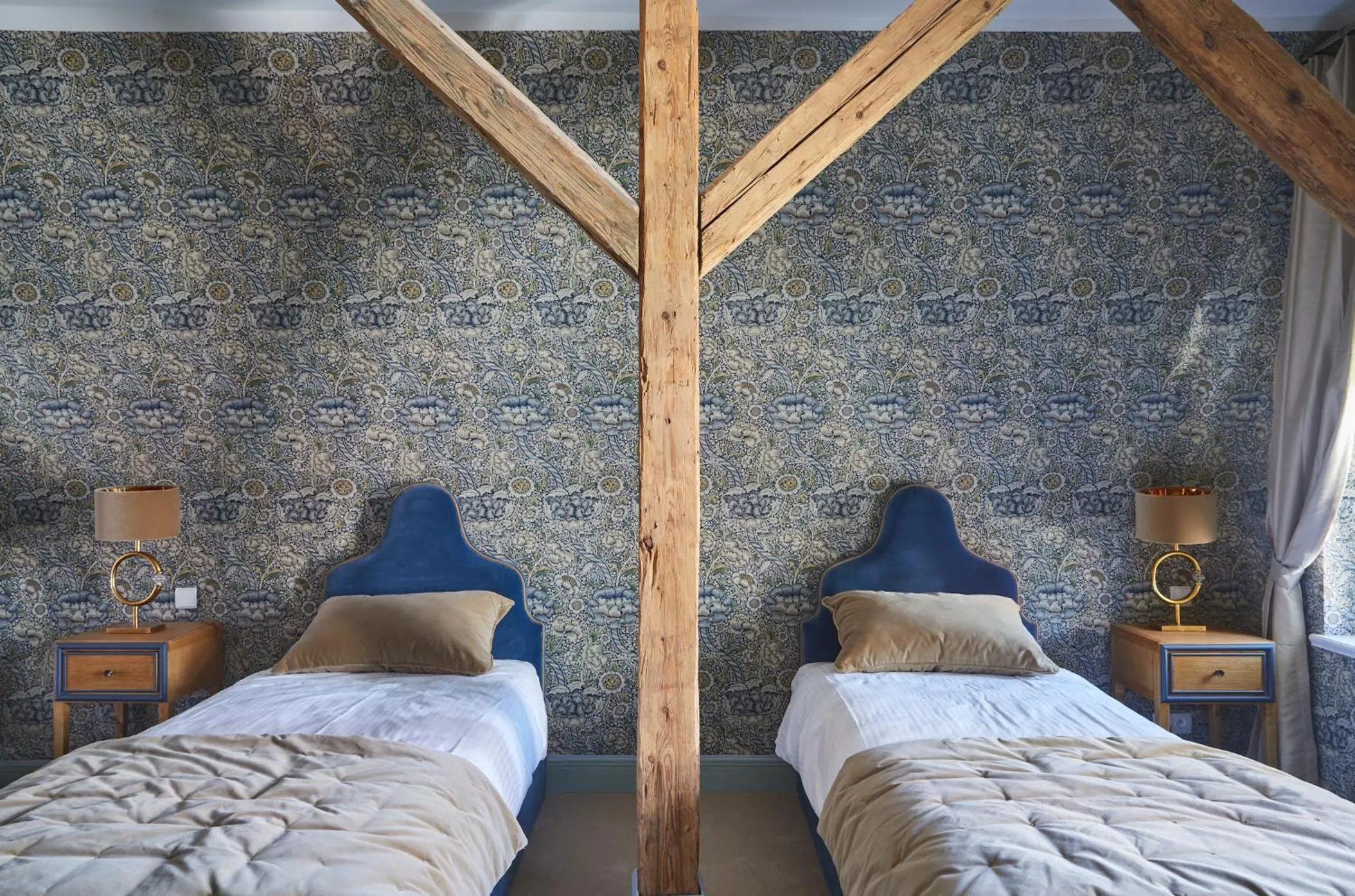 Bed in Zamek Sarny - Schloss Scharfeneck