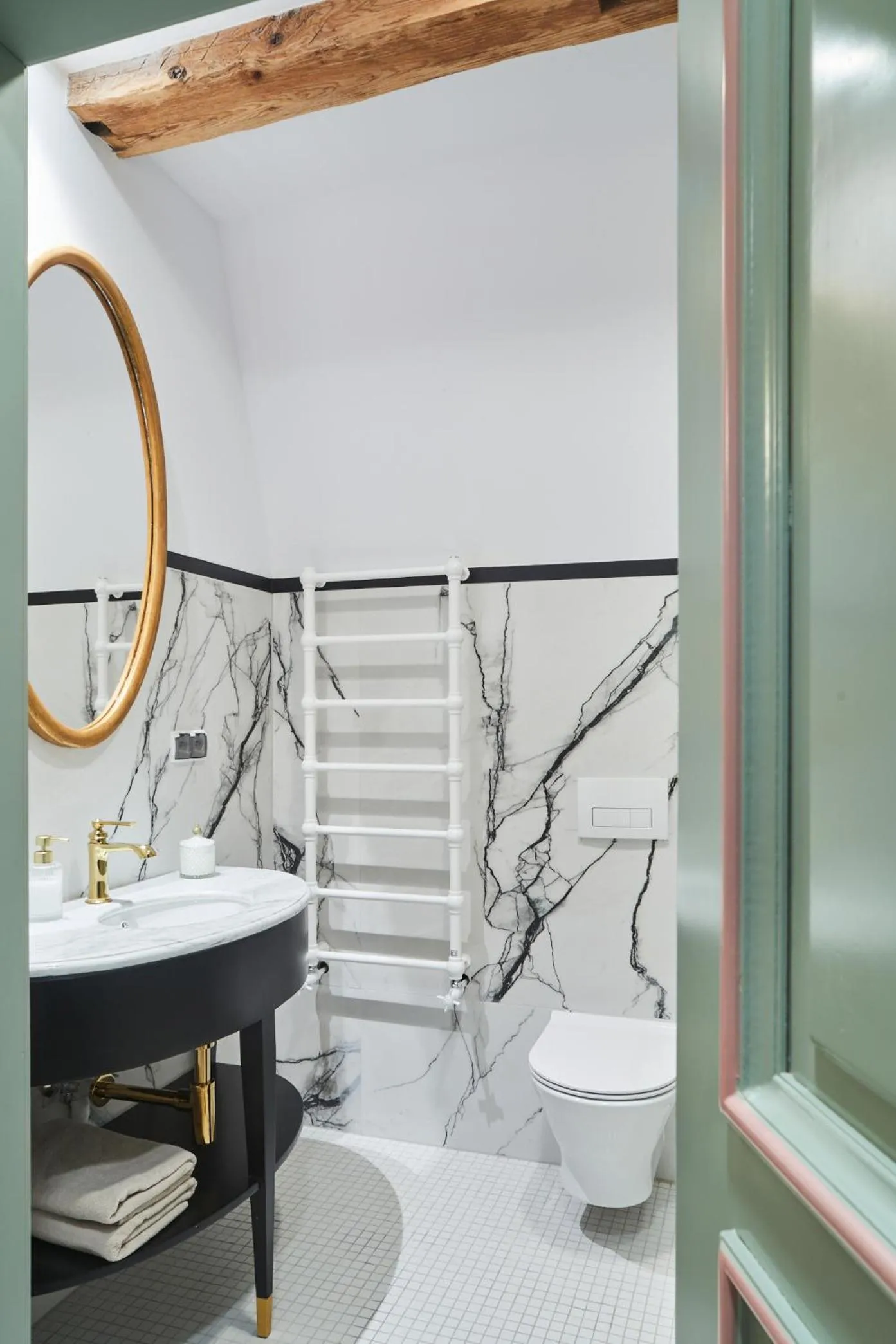 Toilet in Zamek Sarny - Schloss Scharfeneck