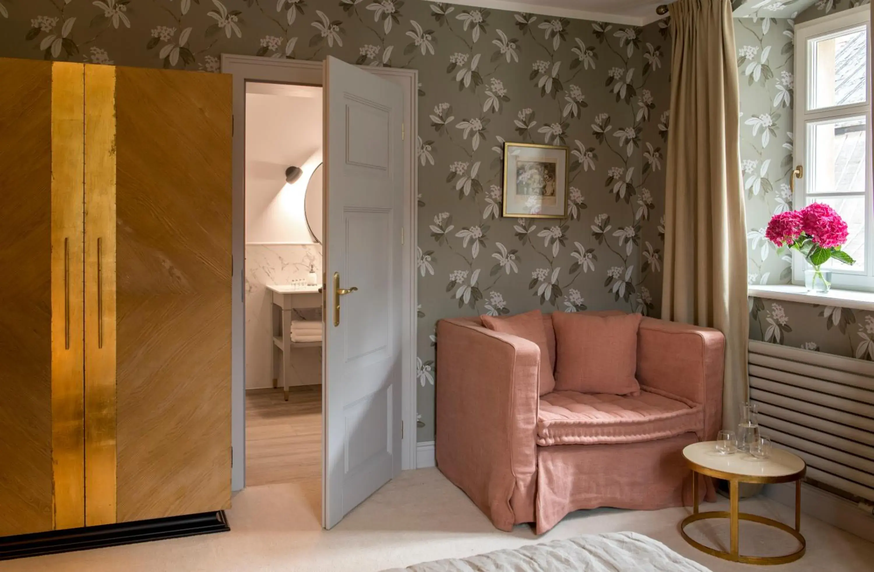 Deluxe Double Room with Shower in Zamek Sarny - Schloss Scharfeneck Deluxe Double Room with Shower in Zamek Sarny - Schloss Scharfeneck