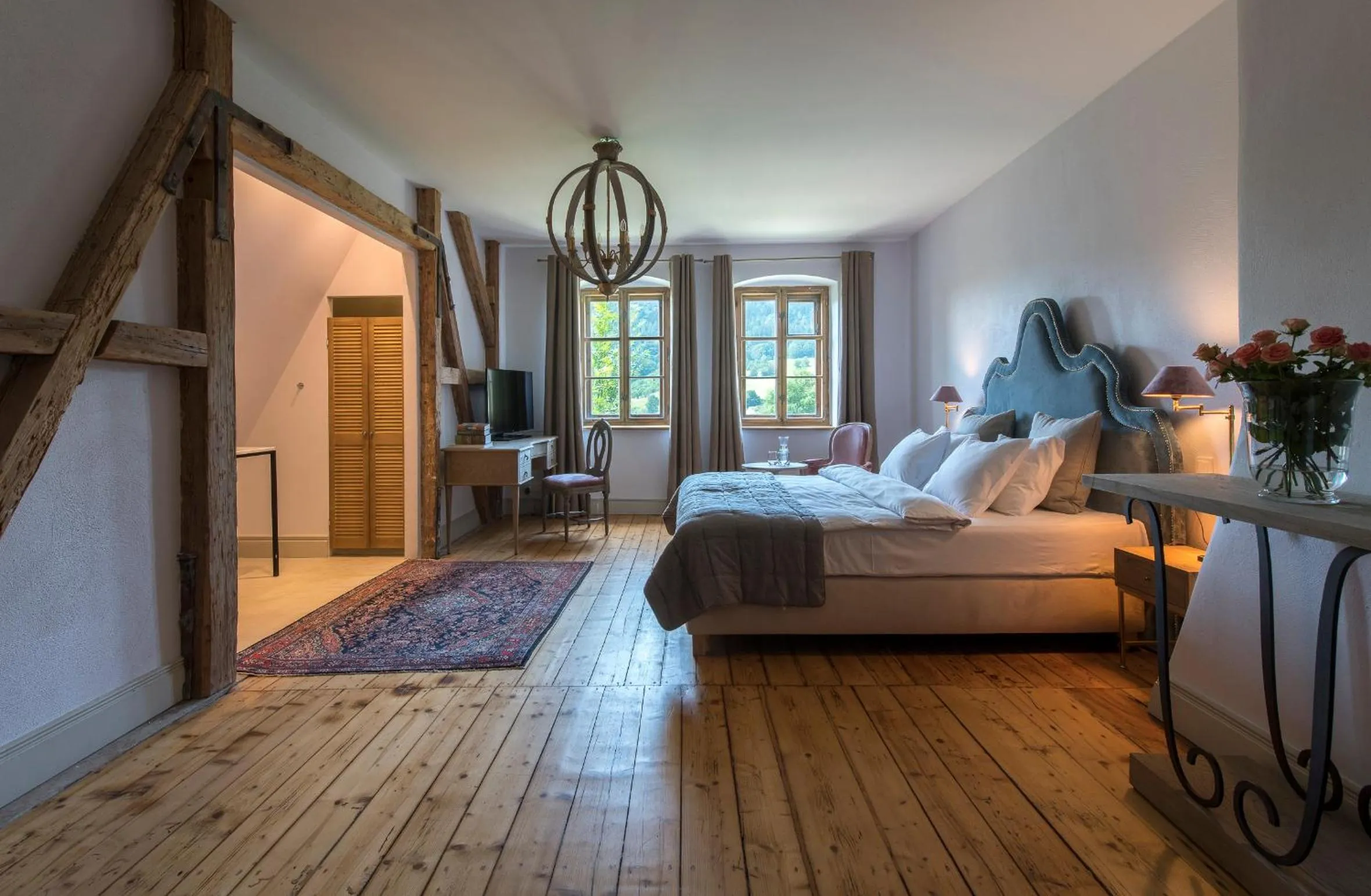 Bed in Zamek Sarny - Schloss Scharfeneck