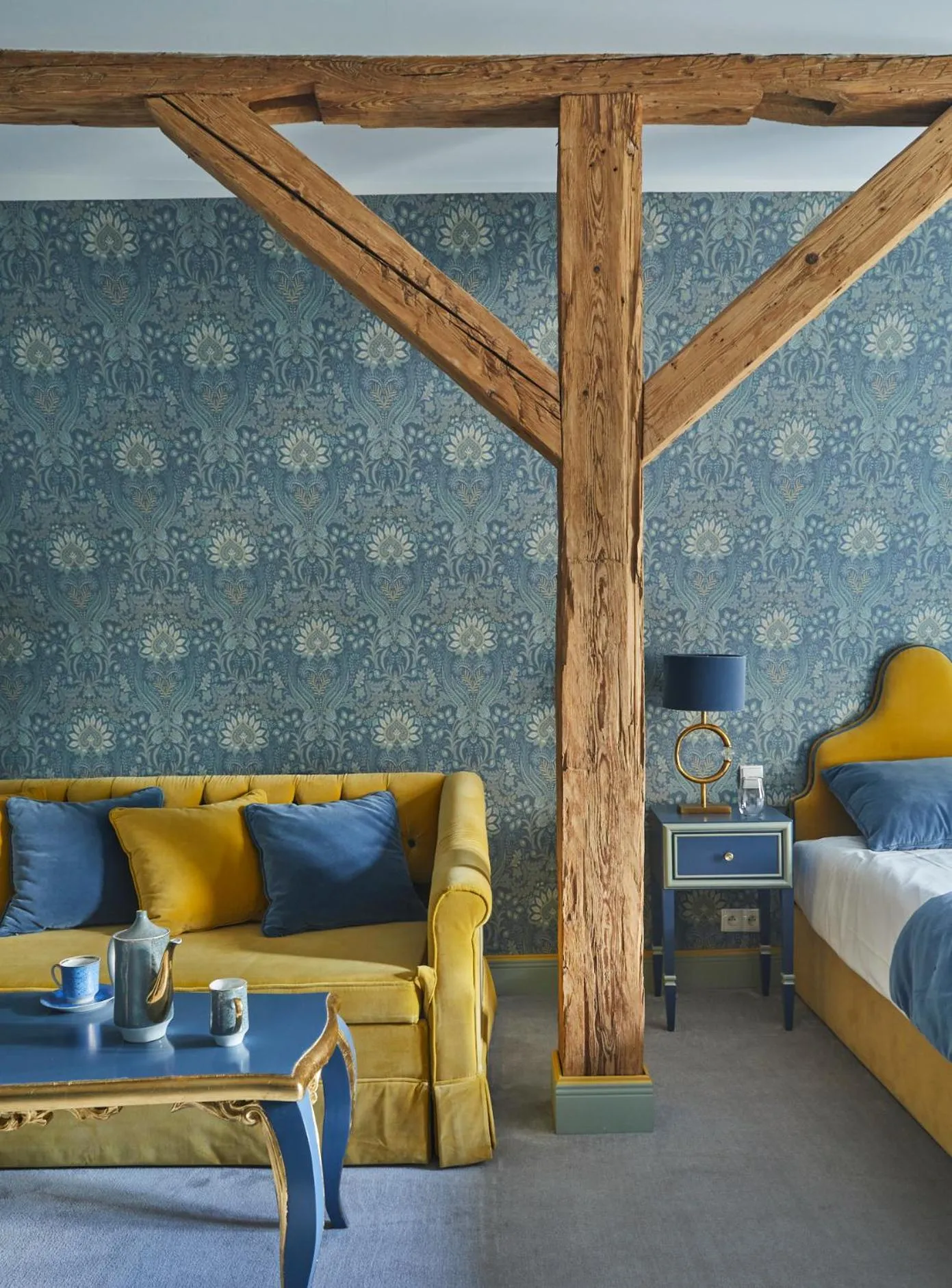 Bed in Zamek Sarny - Schloss Scharfeneck