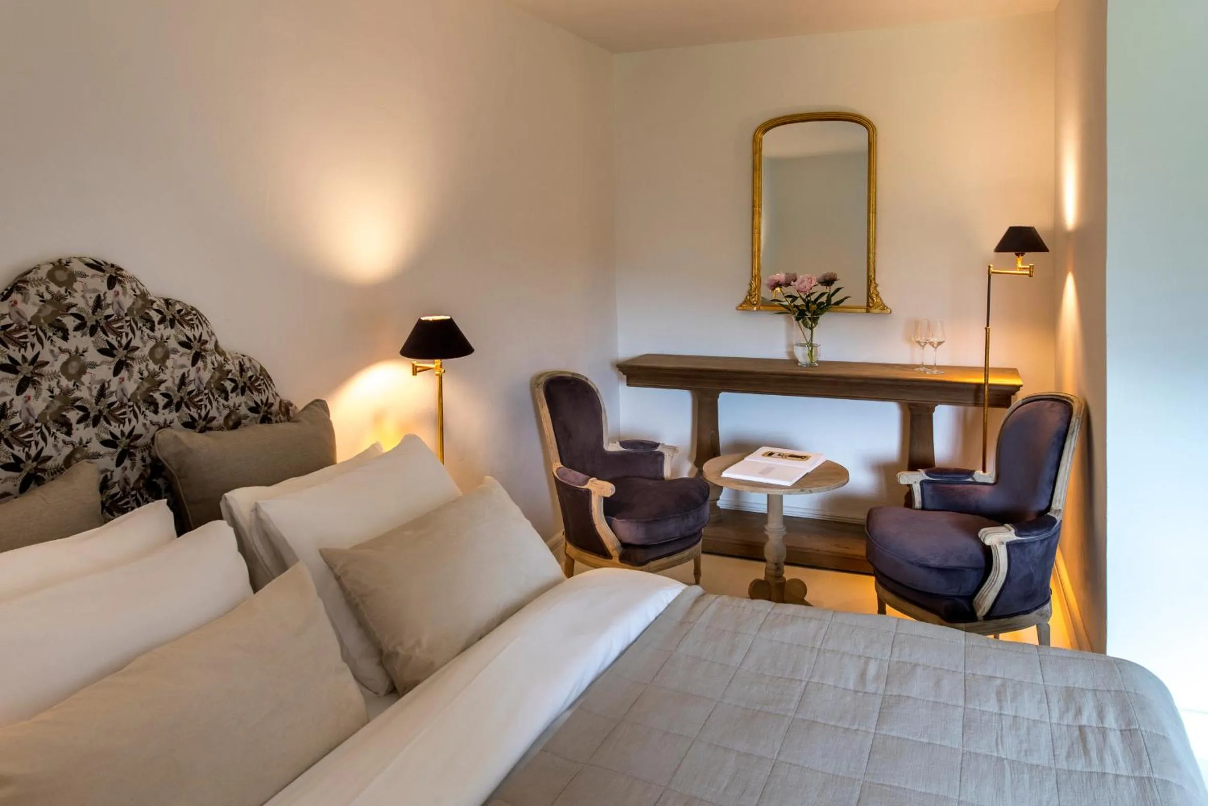 Bed in Zamek Sarny - Schloss Scharfeneck