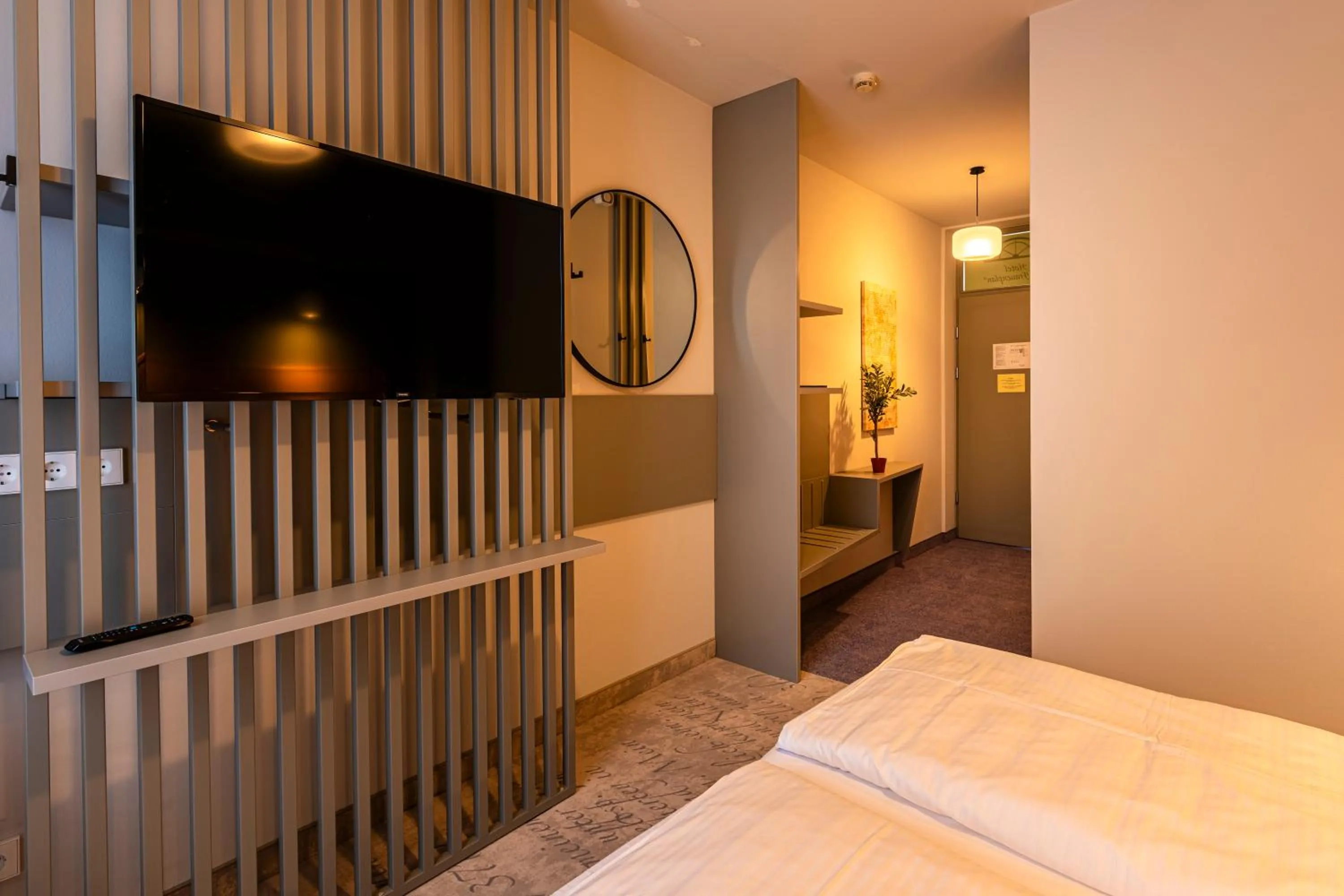 TV and multimedia, Bed in Hotel Am Frauenplan