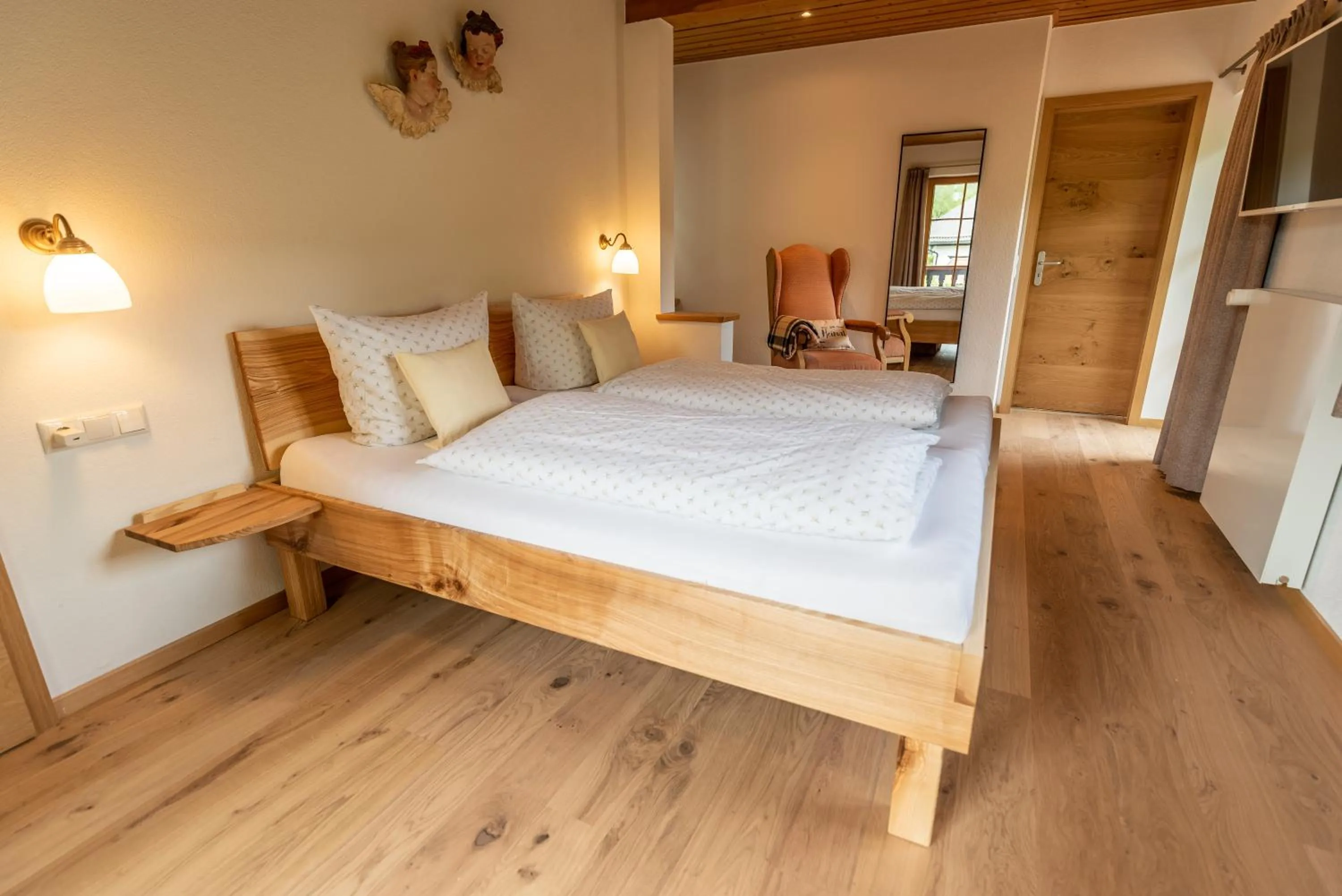 Bed in Gästehaus Neu am Passionstheater